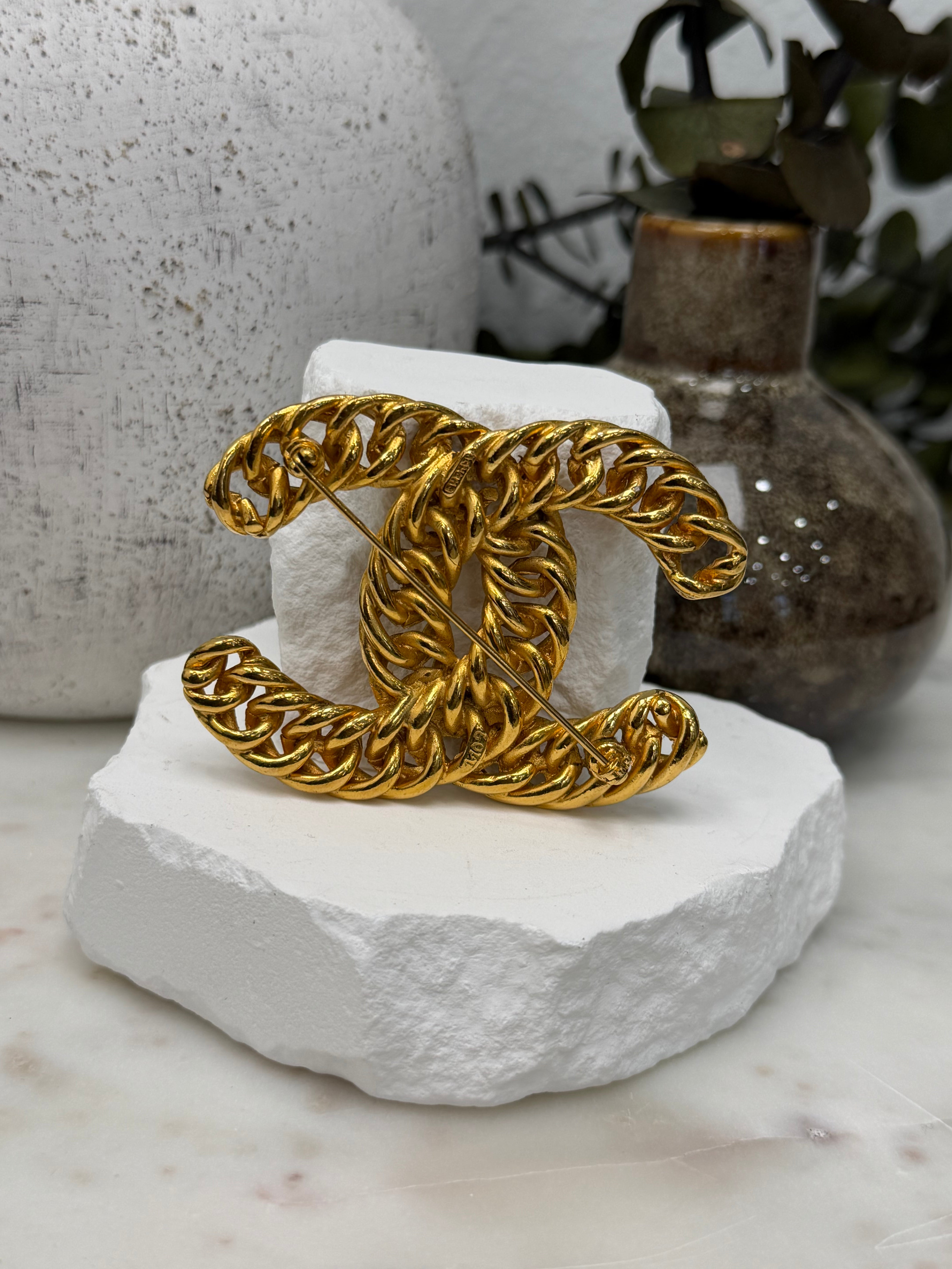 Chanel Vintage Gold Tone Large CC Chain Link Brooch