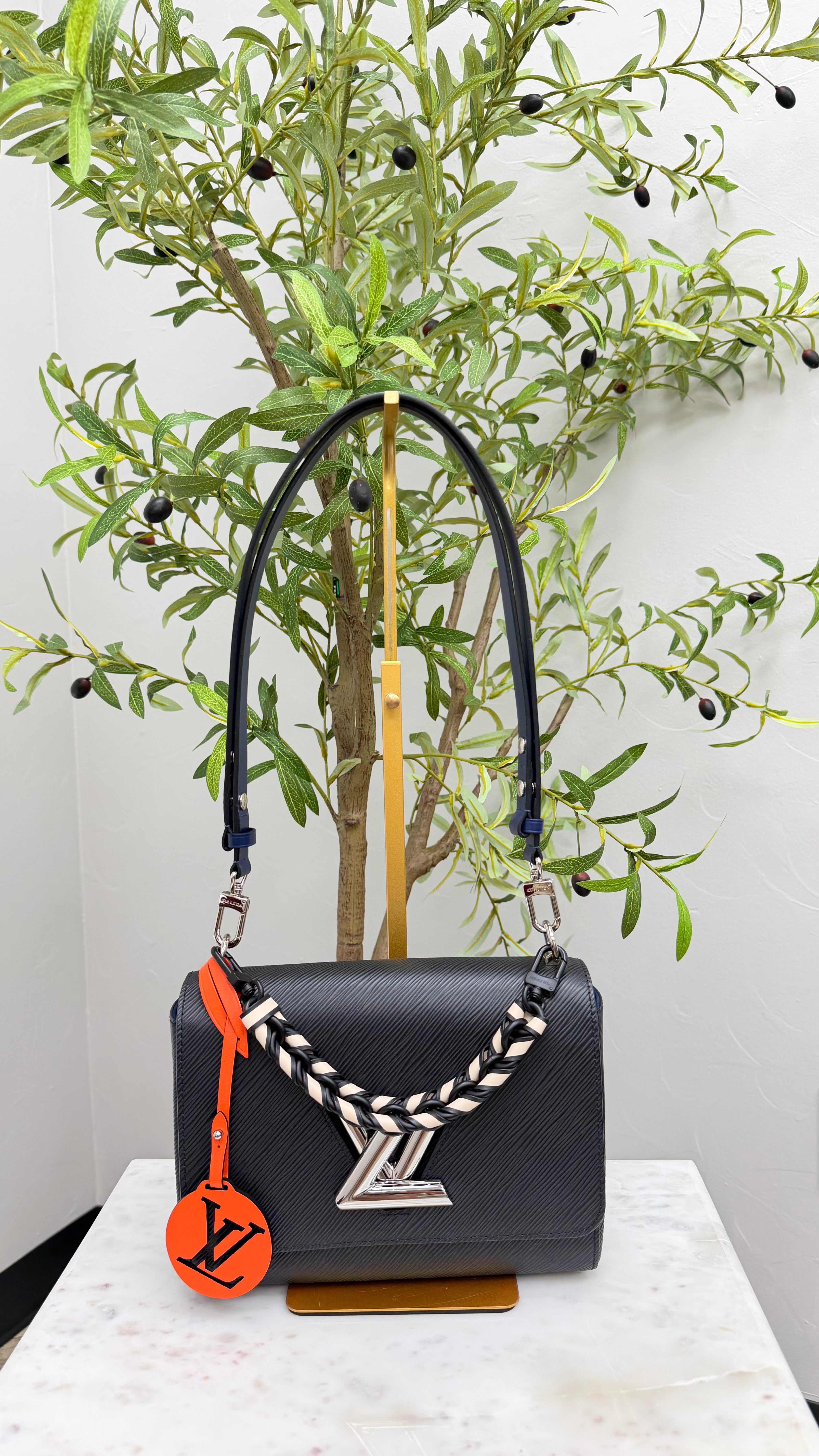 *DONS DROP* LIKE NEW - Louis Vuitton Black Epi Leather Twist MM Handbag
