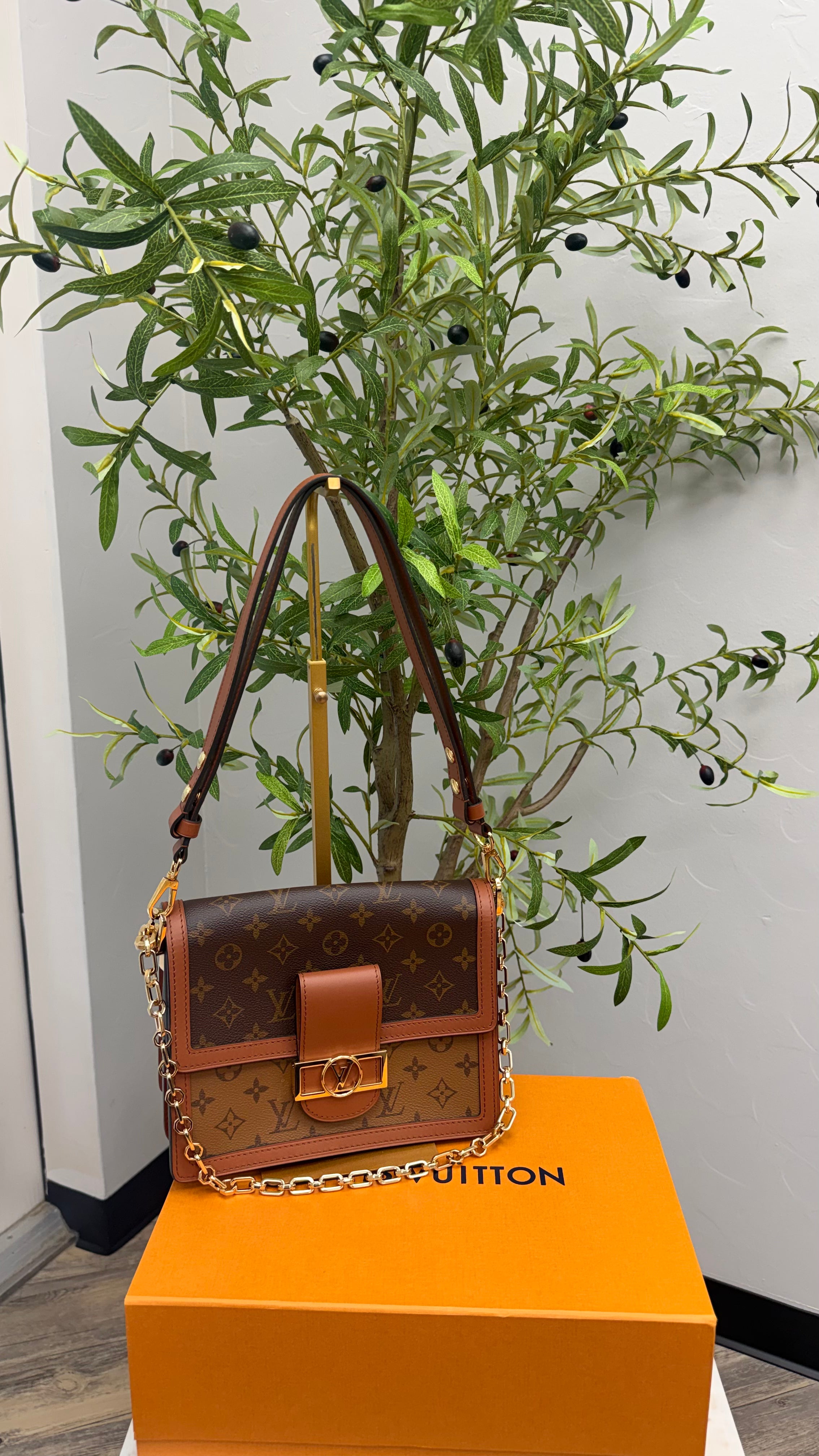 *DONS DROP* Louis Vuitton Monogram Dauphine MM Shoulder Bag
