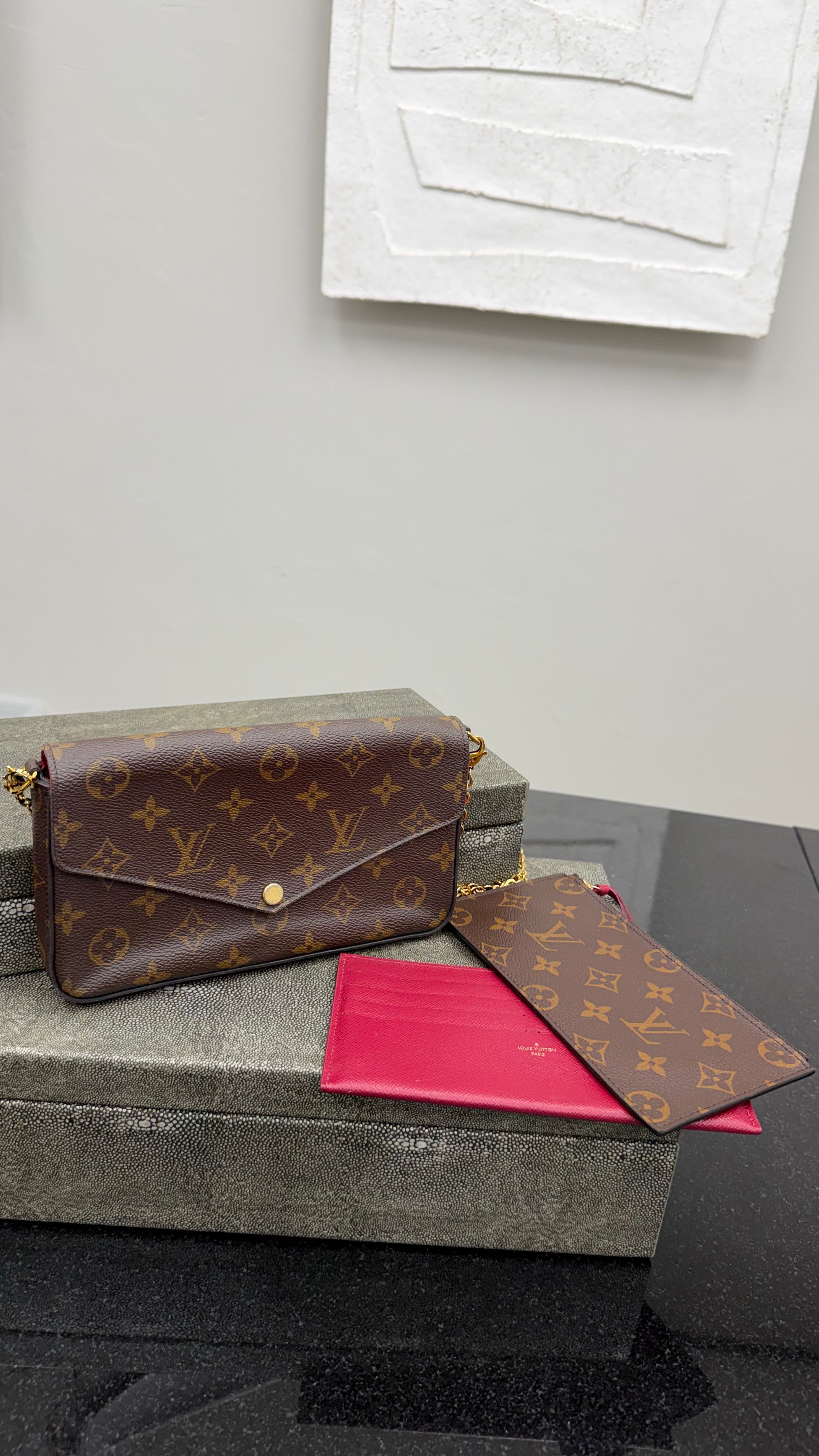 *DONS DROP* Louis Vuitton Fushia Monogram Felicie Pochette Crossbody