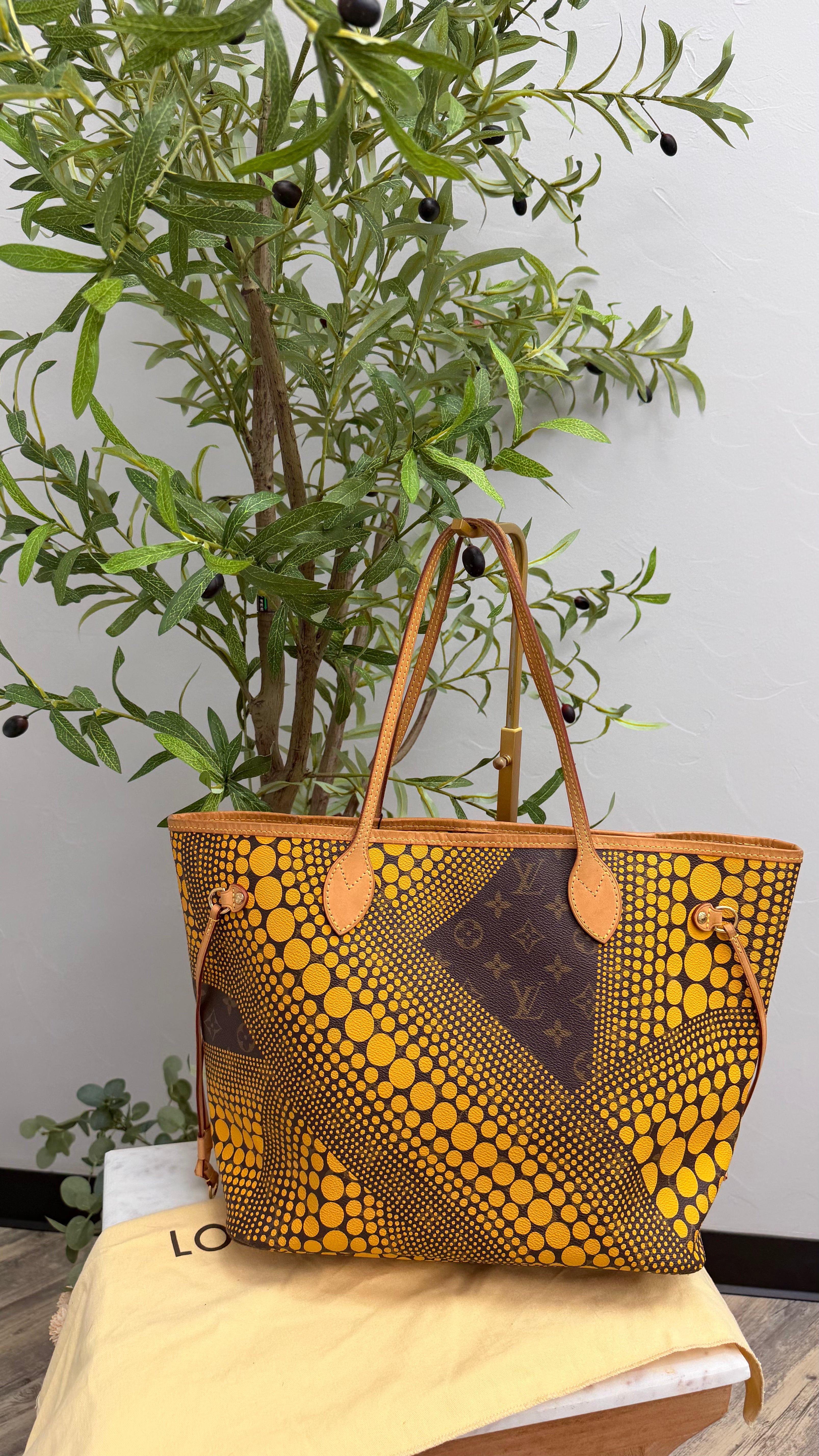 *DONS DROP* Louis Vuitton Yellow Monogram Waves Neverfull MM Tote Bag