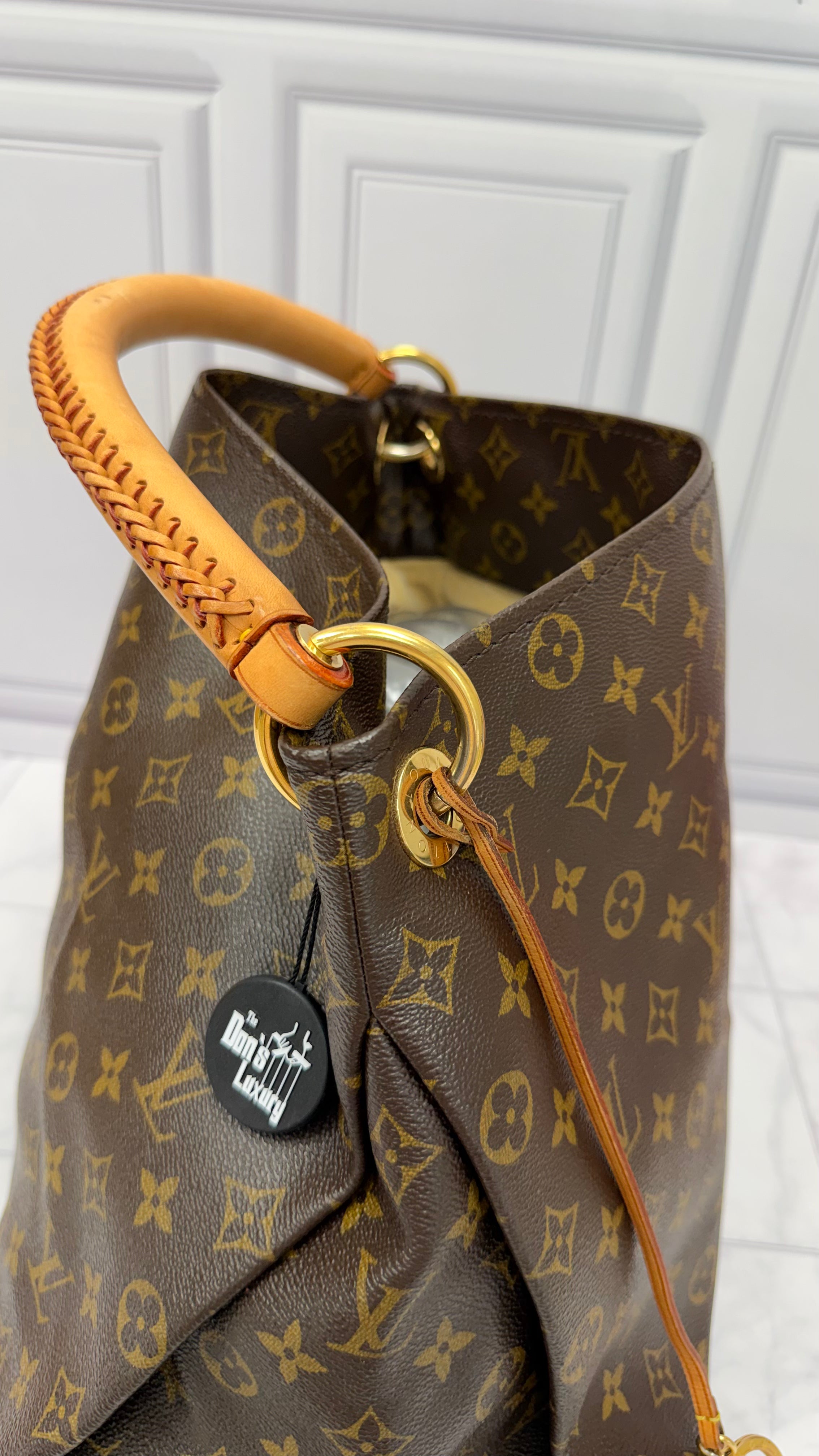 *DONS DROP* Louis Vuitton Monogram Artsy MM Shoulder Bag
