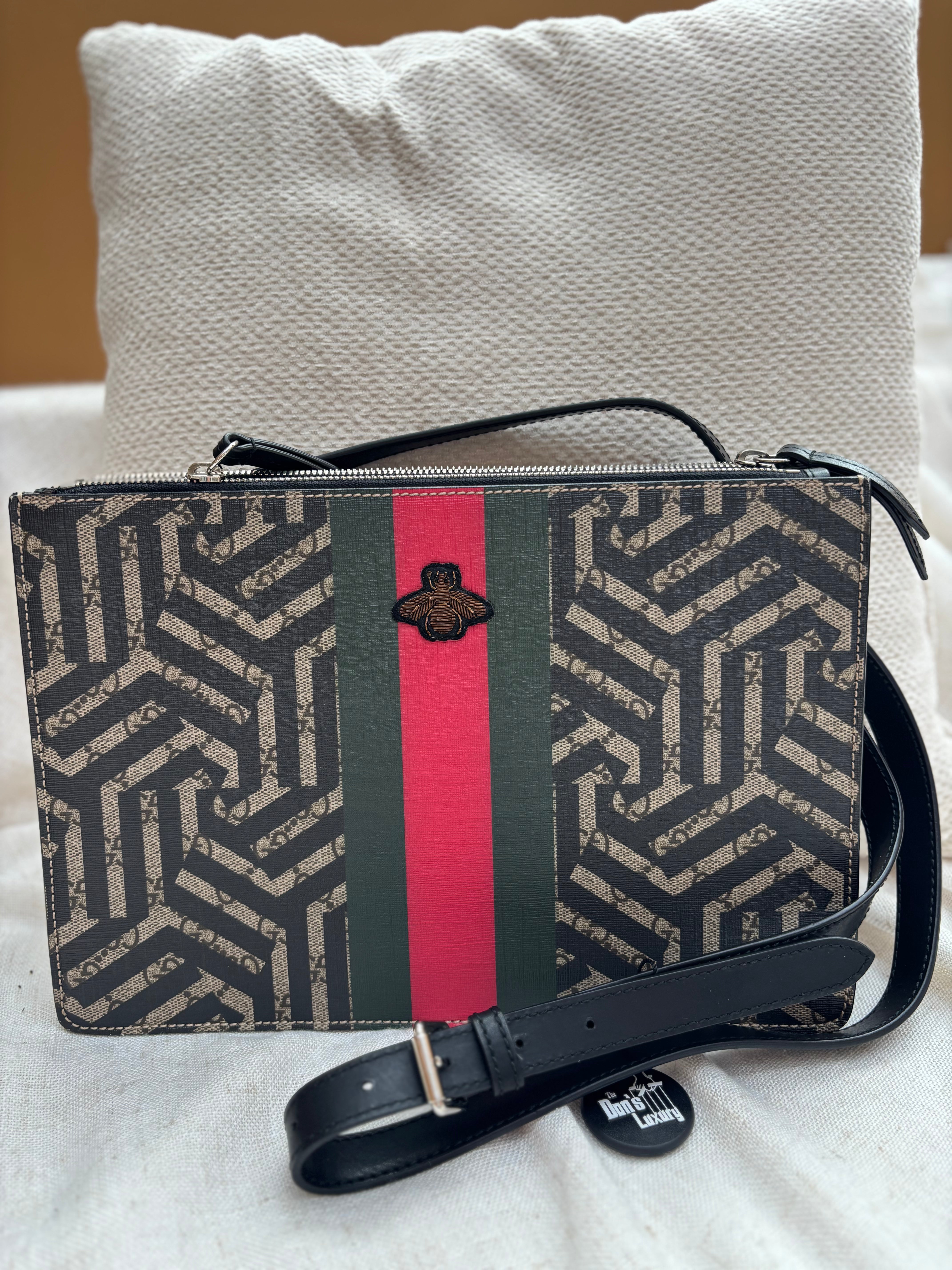 *DONS PRE-DROP* Gucci GG Supreme Canvas Caleido Web Bee Messenger Bag