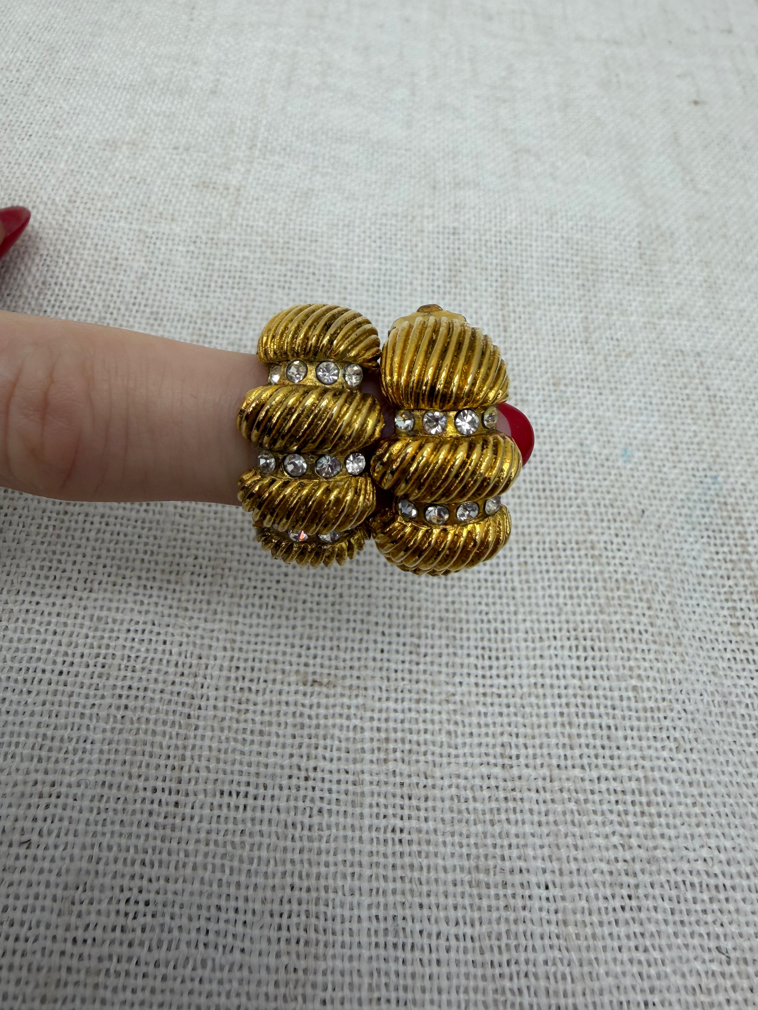 Chanel Vintage Gold Tone Rhinstone Clipon Earring