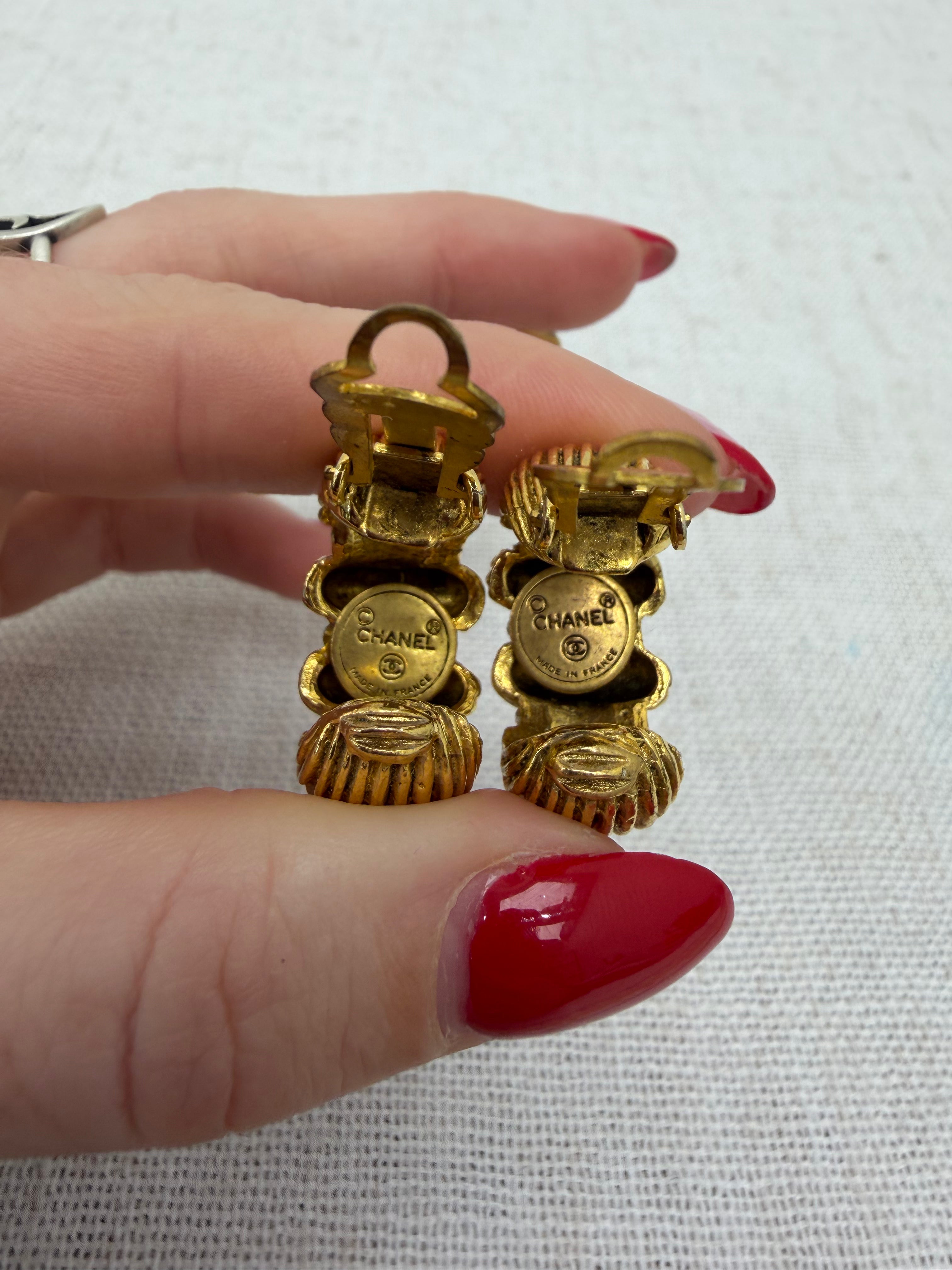 Chanel Vintage Gold Tone Rhinstone Clipon Earring