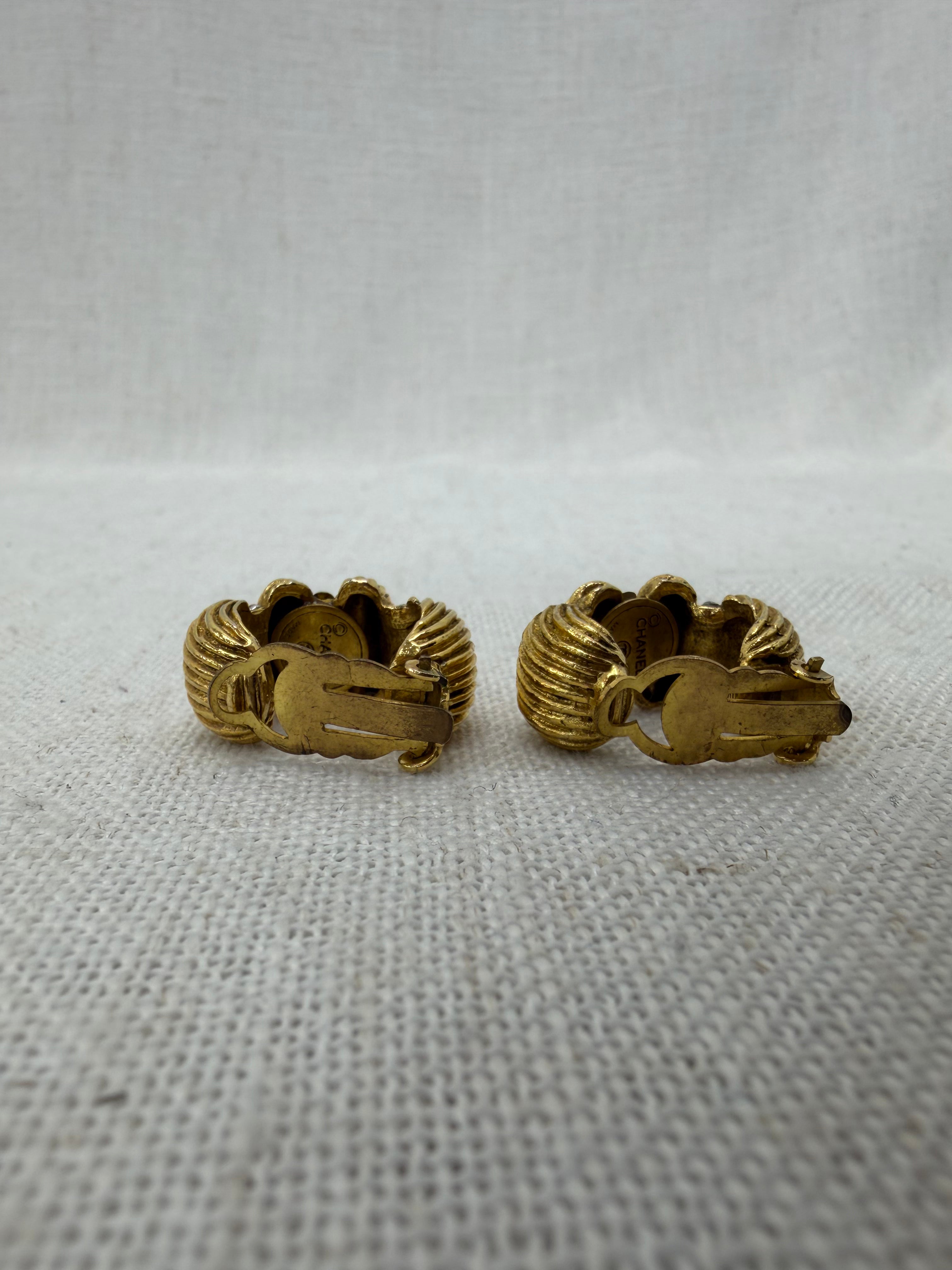 Chanel Vintage Gold Tone Rhinstone Clipon Earring