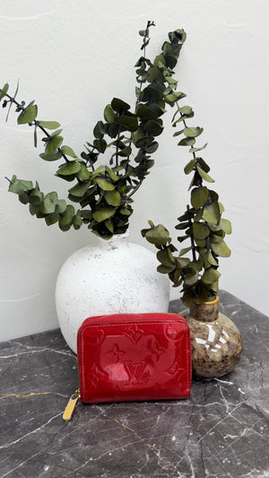 *DONS PRE DROP* Louis Vuitton Red Monogram Vernis Leather Zippy Coin Pouch