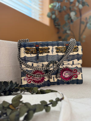 Descriptive image text