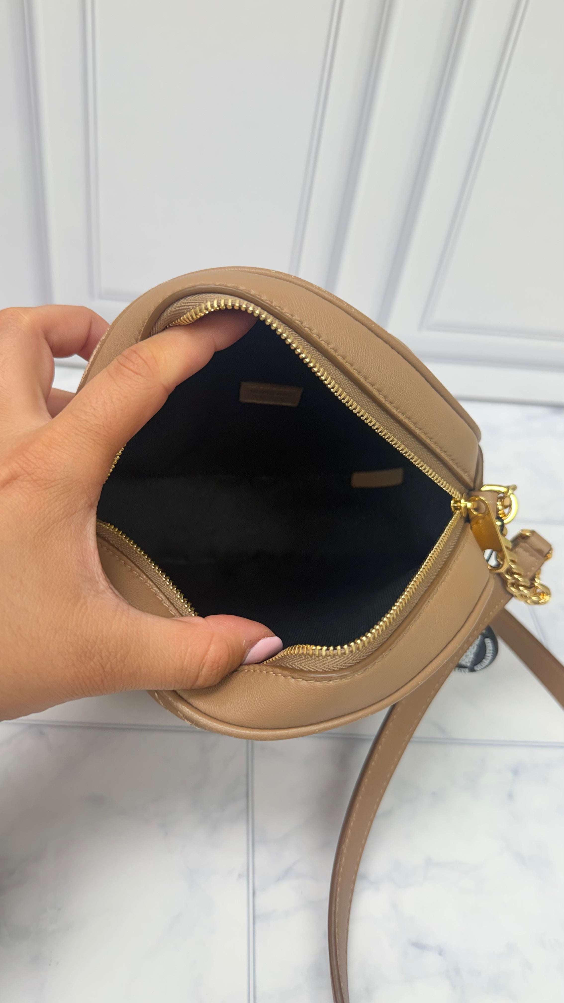 *DONS DROP* Burberry Camel Quilted Leather Round Louise Bag