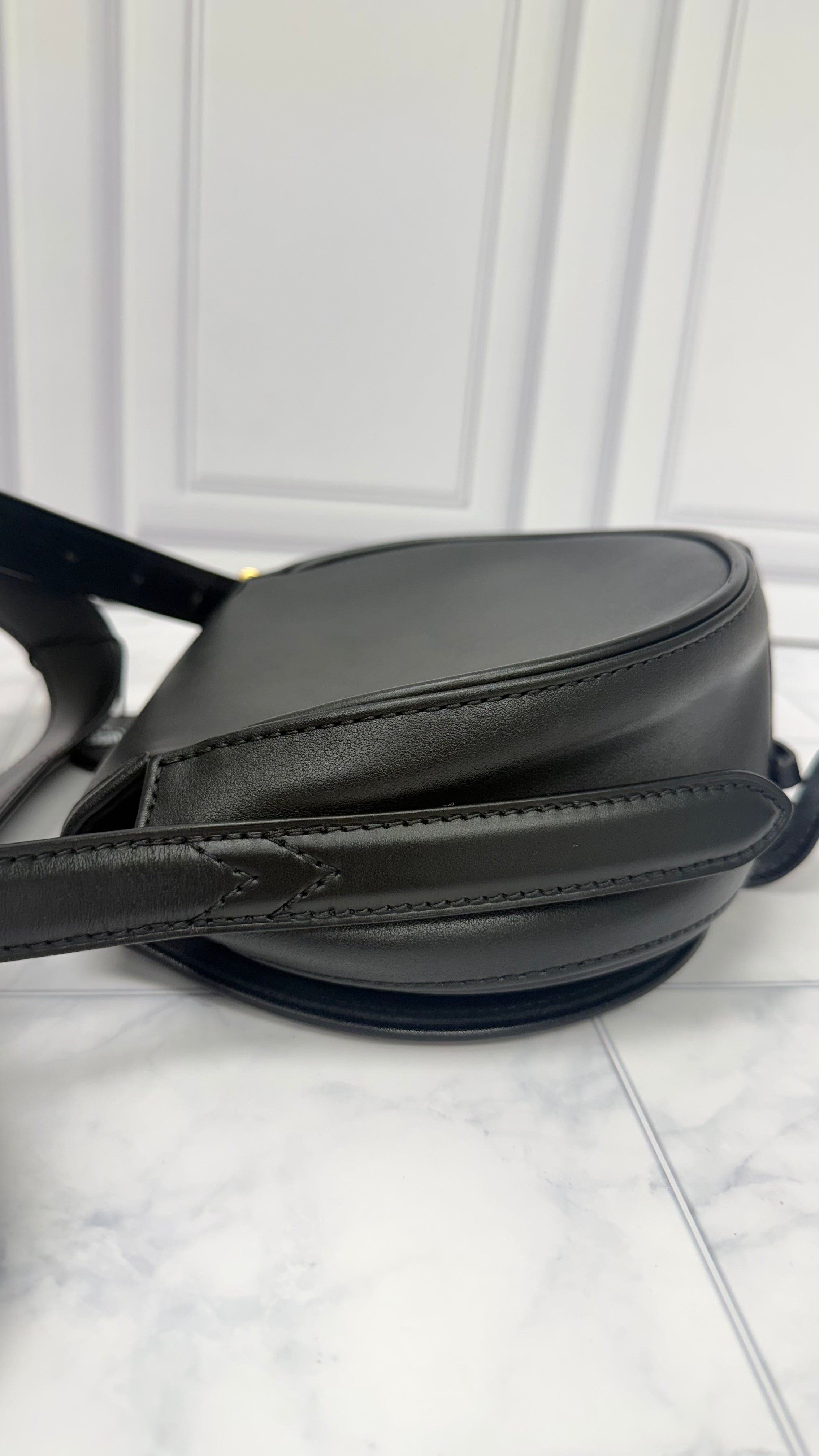 *DONS DROP* Louis Vuitton Black Leather Tambourine Crossbody