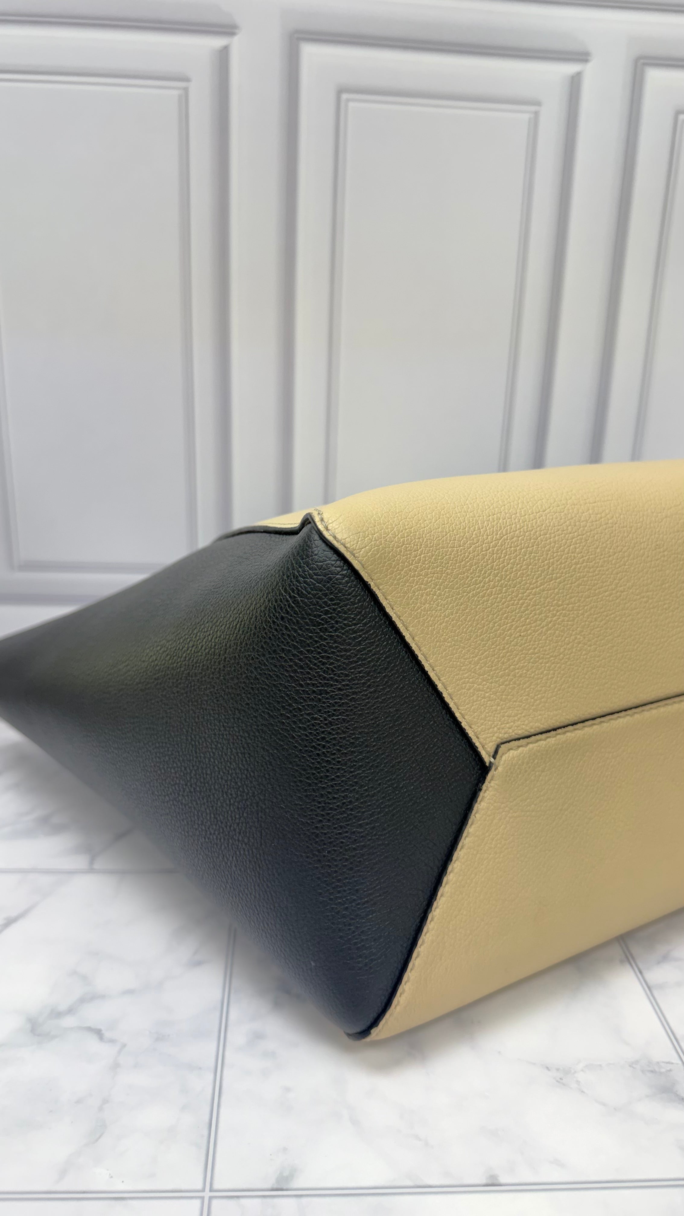 *DONS PRE DROP* Louis Vuitton Black & Cream Leather Lockme Cabas Tote Bag