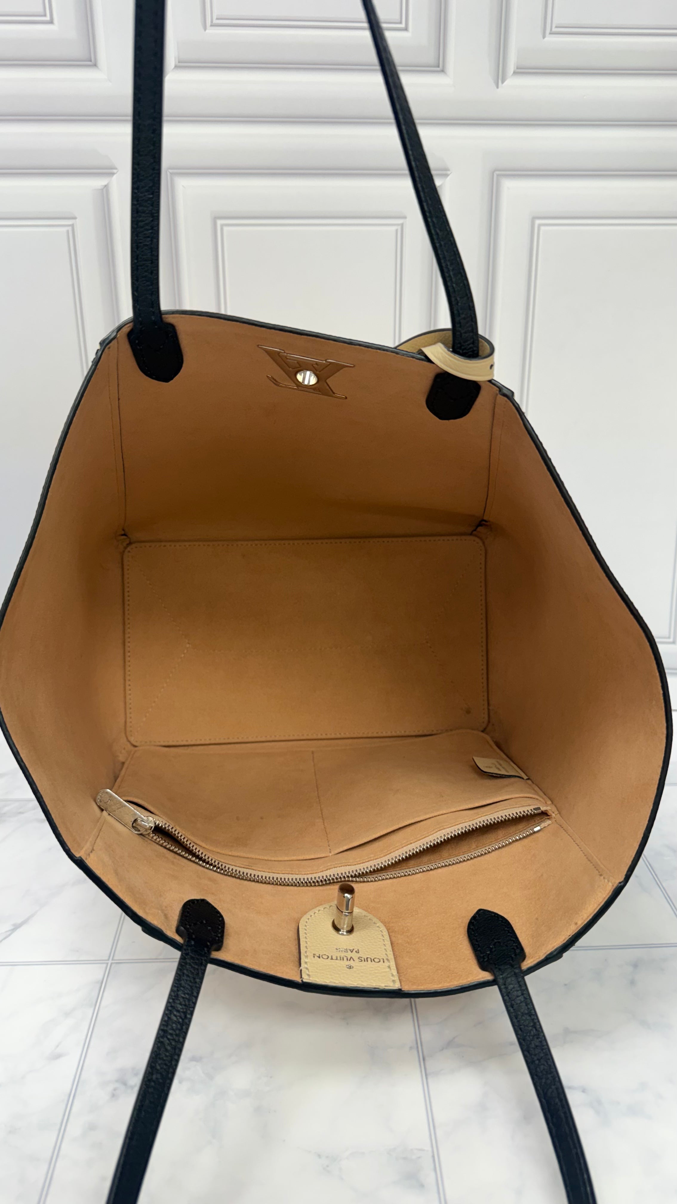 *DONS PRE DROP* Louis Vuitton Black & Cream Leather Lockme Cabas Tote Bag