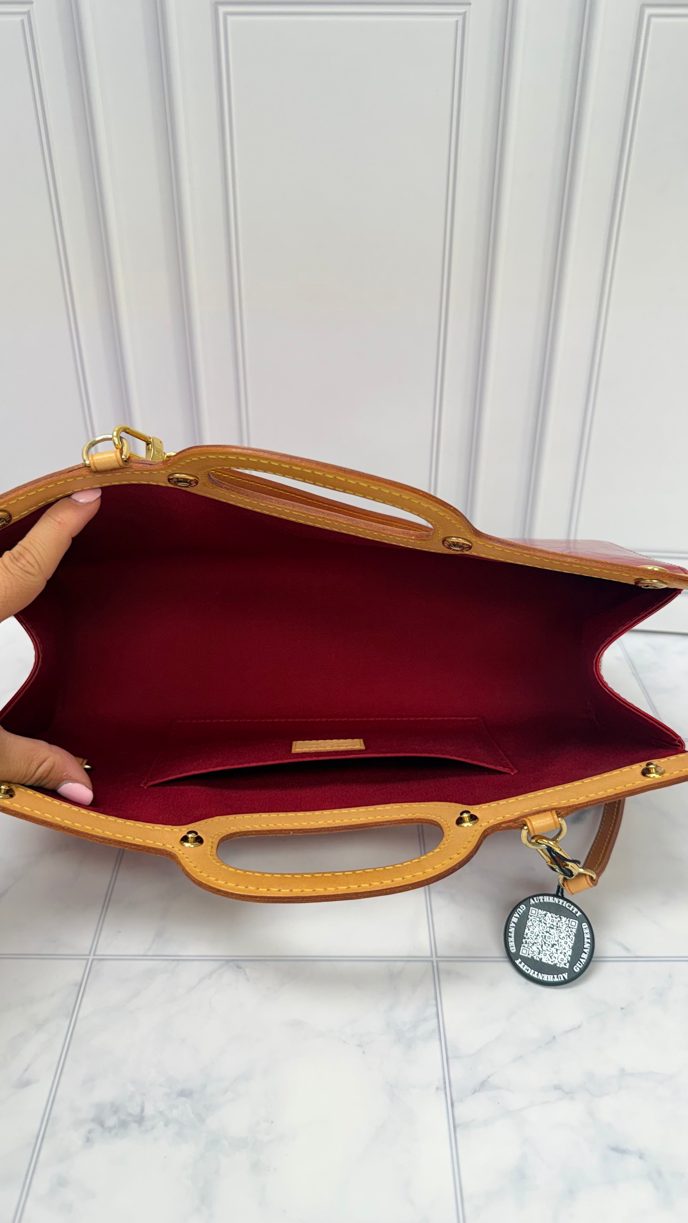 *DONS DROP* Louis Vuitton Red Vernis Roxbury Drive Handbag
