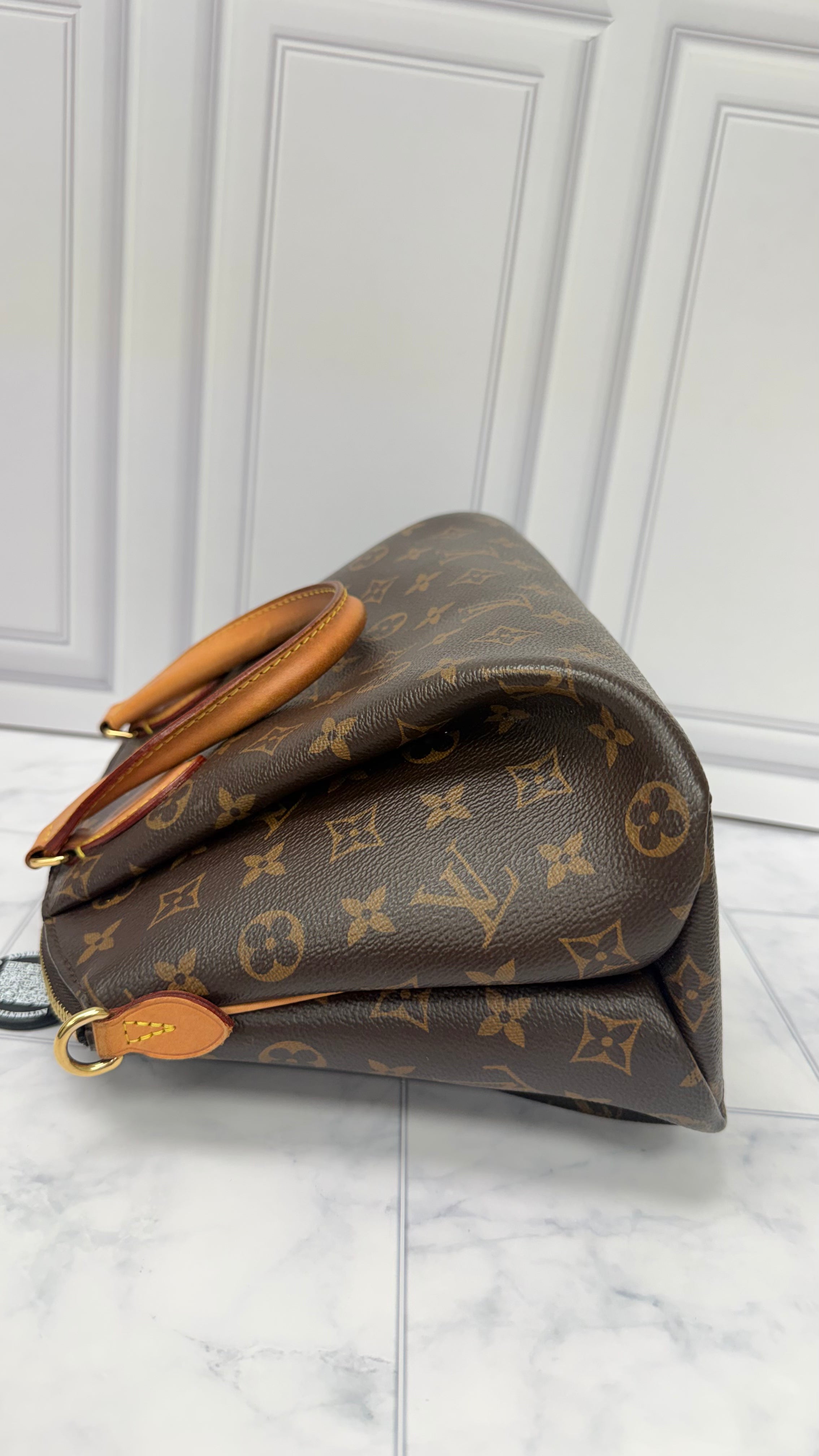 *DONS DROP* Louis Vuitton Monogram Canvas Rivoli MM Handbag