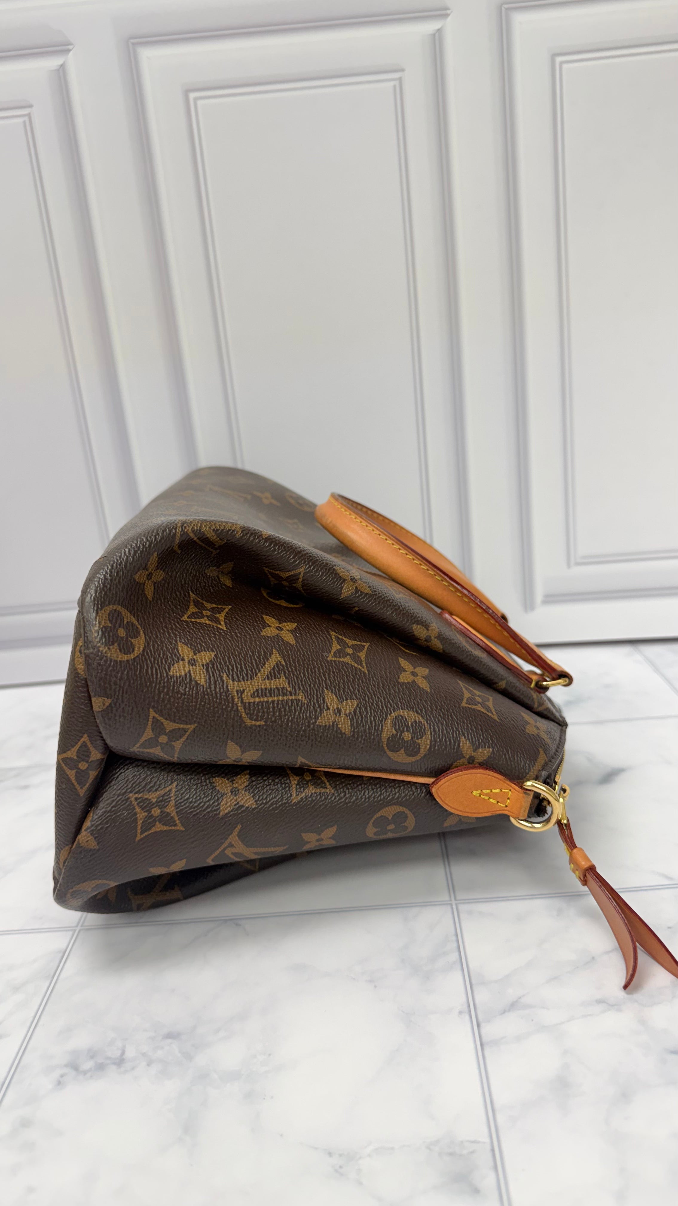 *DONS DROP* Louis Vuitton Monogram Canvas Rivoli MM Handbag