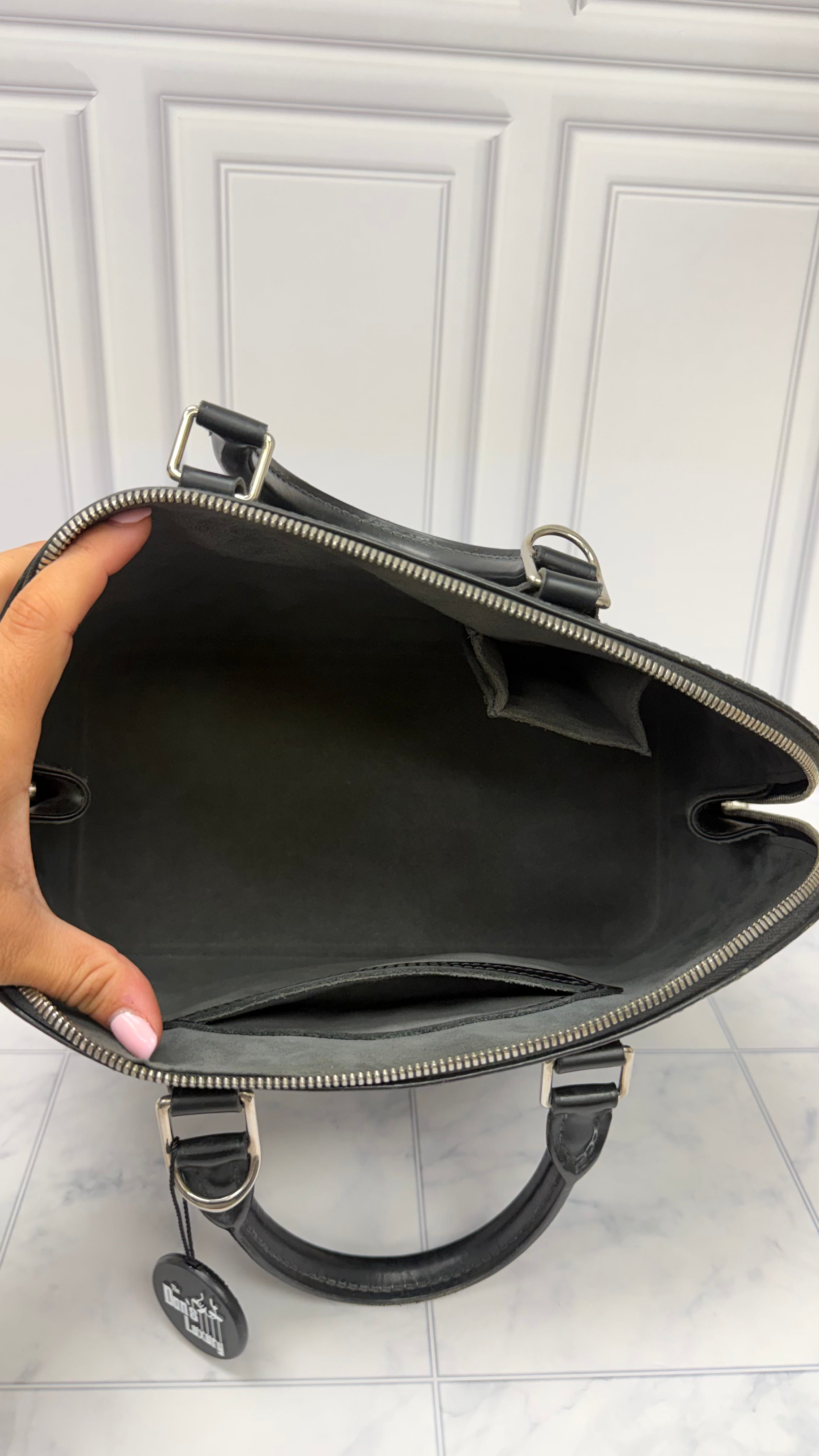 *DONS DROP* Louis Vuitton Black Epi Leather Alma PM