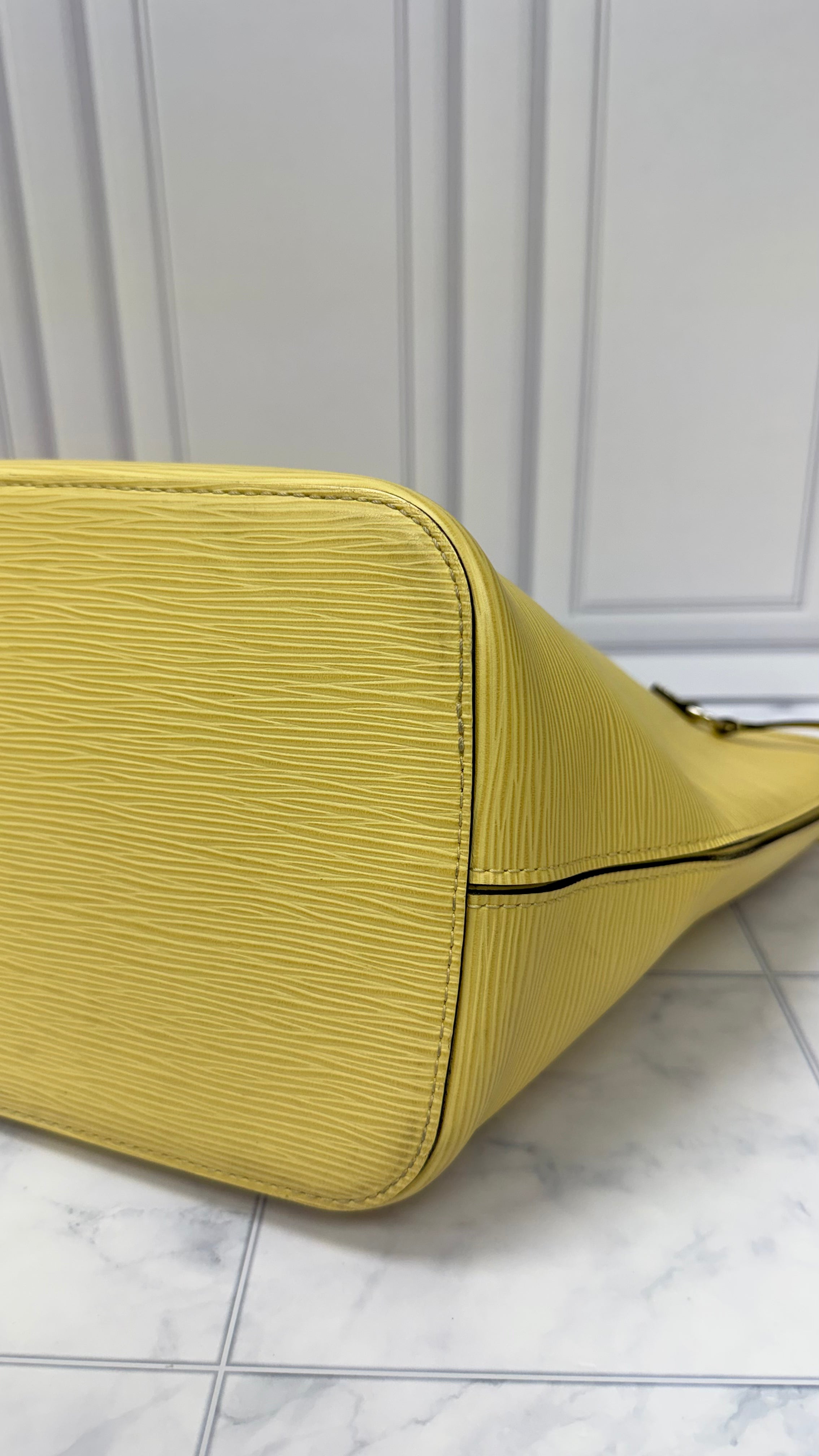 *DONS DROP* Louis Vuitton Butter Yellow Epi Neverfull MM
