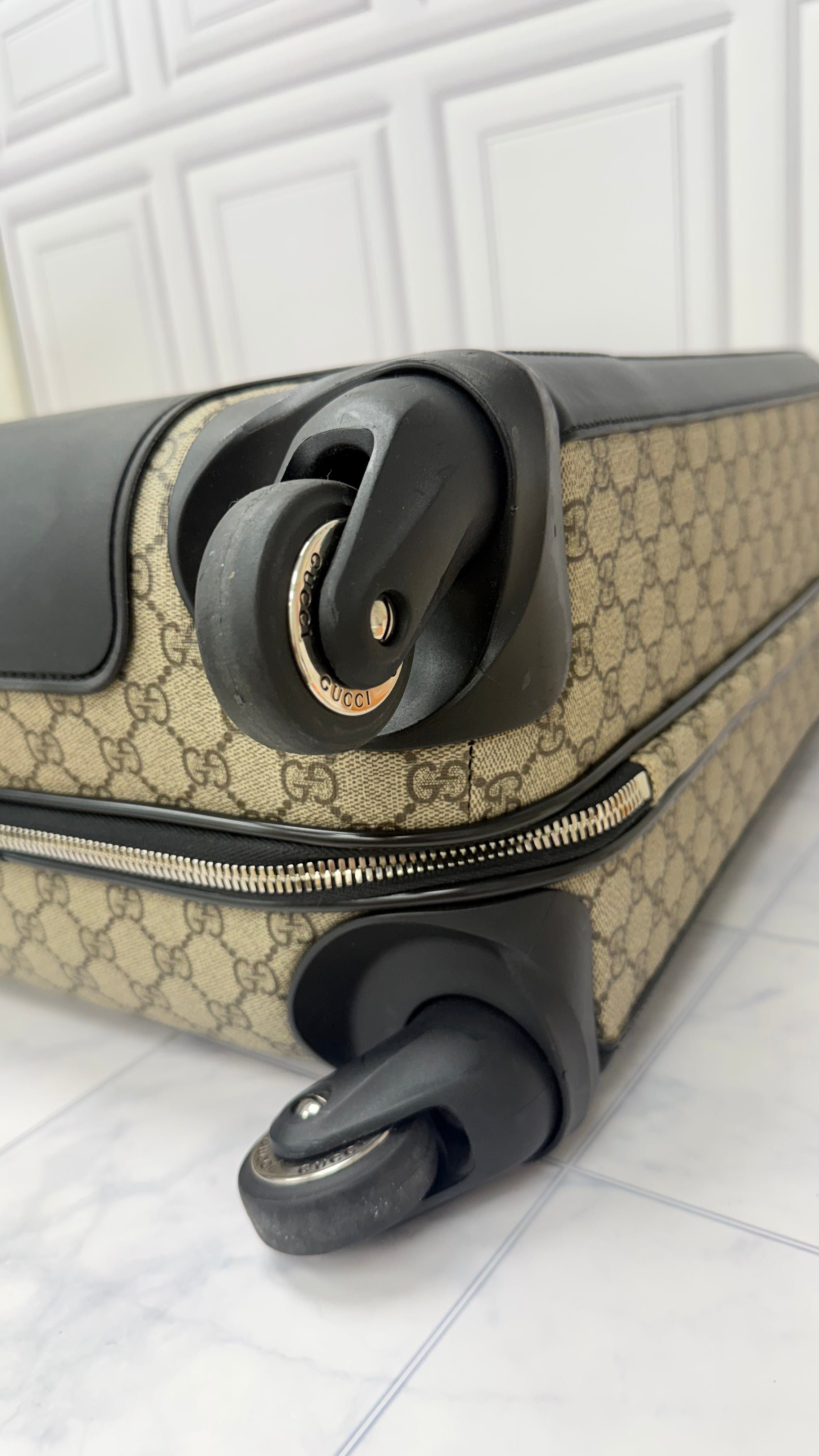 *DONS DROP* Gucci Black GG Supreme Cabin Trolly