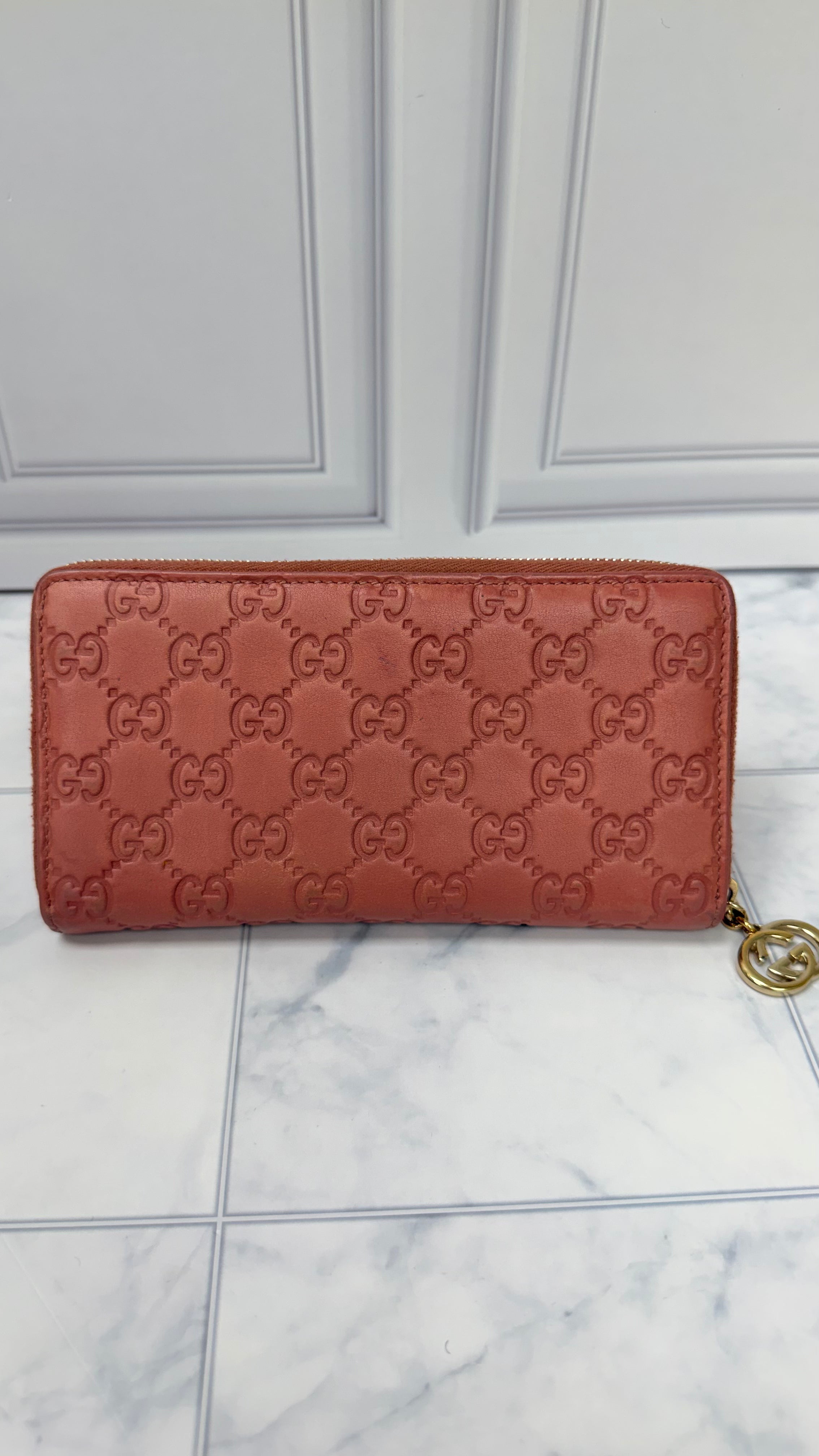 *DONS DROP* Gucci Pink Guccissima Leather Zippy Charm Wallet