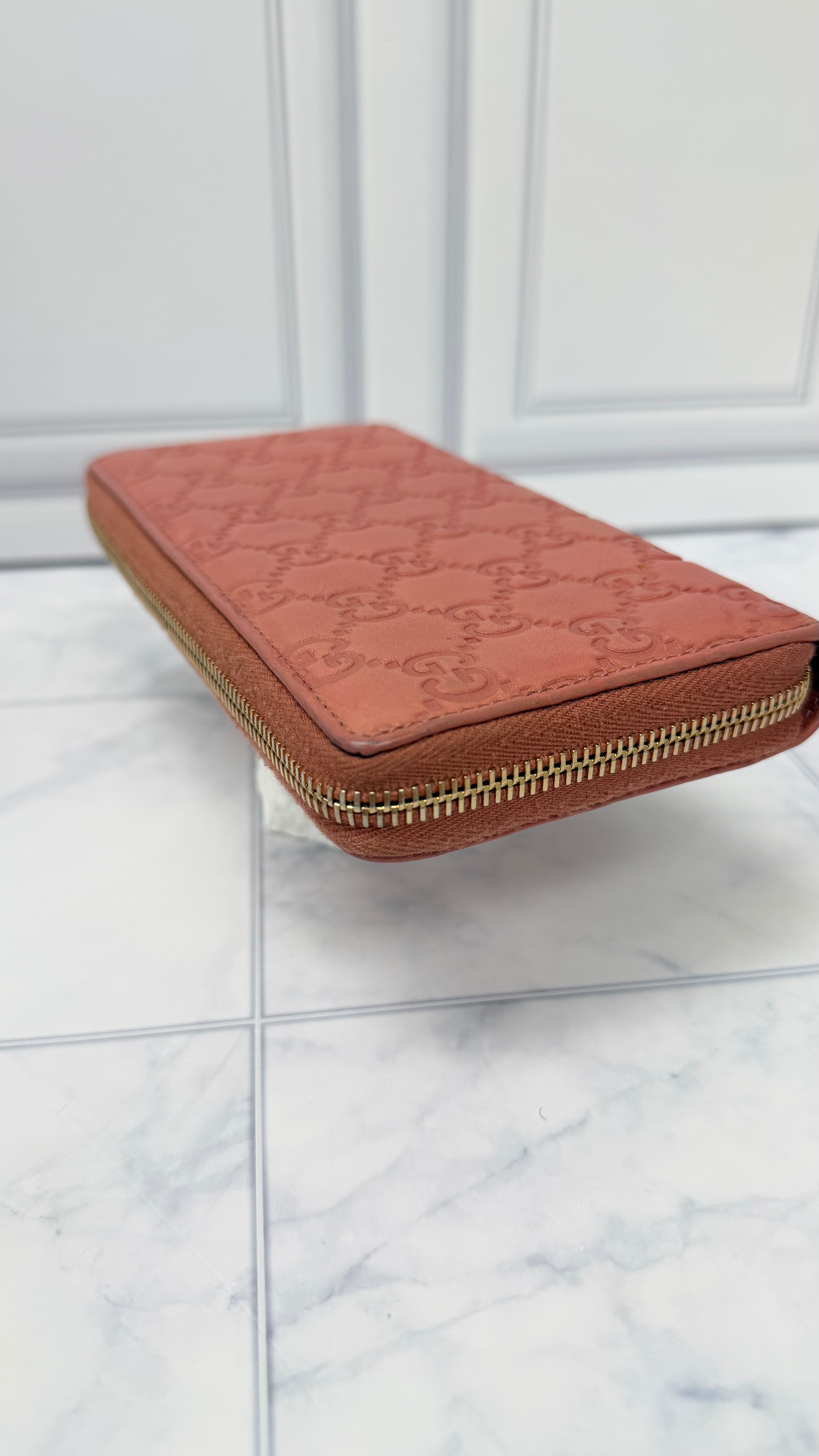 *DONS DROP* Gucci Pink Guccissima Leather Zippy Charm Wallet