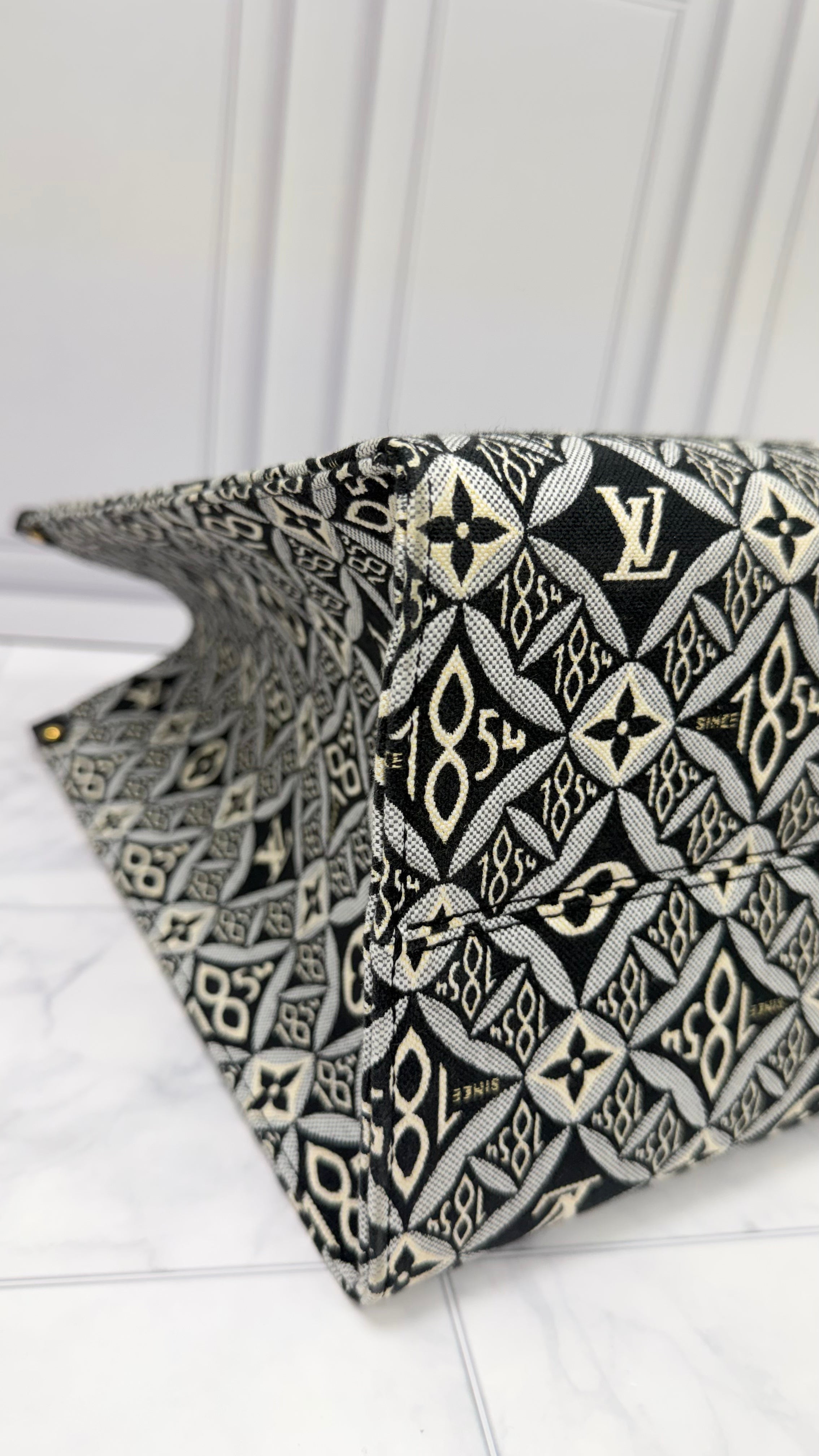 *DONS DROP* BRAND NEW Louis Vuitton Black & Grey 1854 Jacquard Canvas On The Go GM Tote Bag