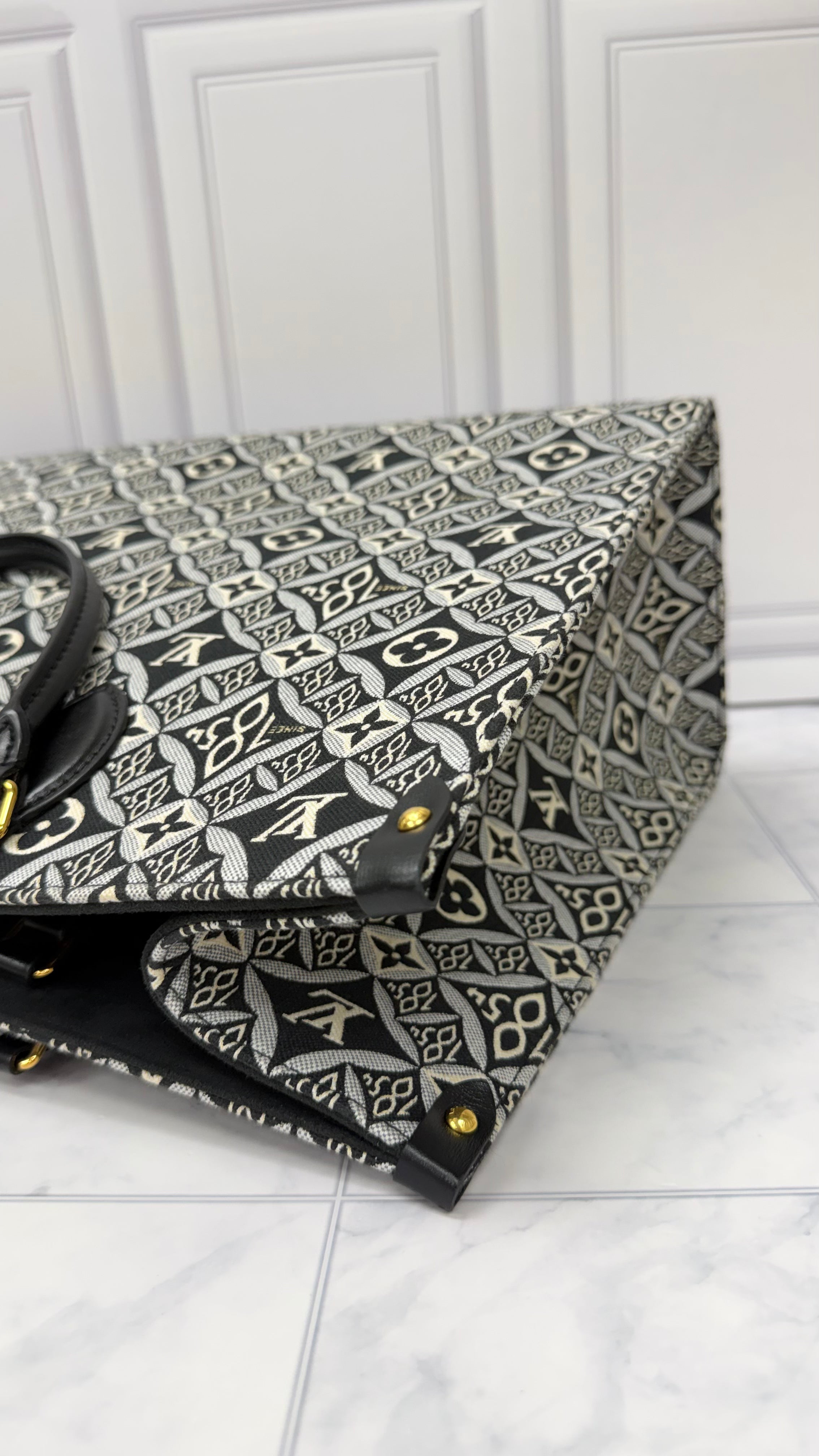 *DONS DROP* BRAND NEW Louis Vuitton Black & Grey 1854 Jacquard Canvas On The Go GM Tote Bag