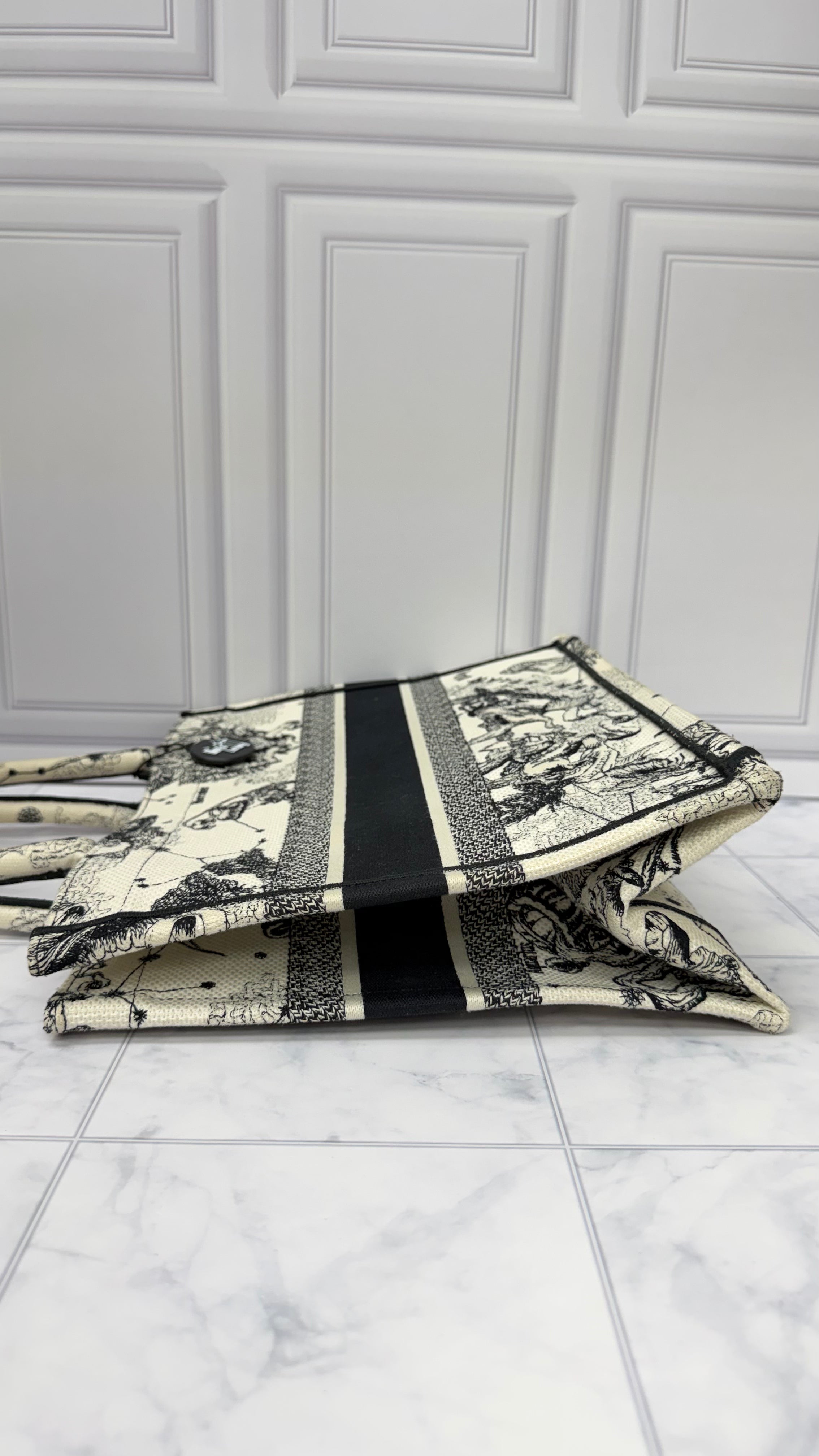 *DONS DROP* Christian Dior White & Black Toile de Joy Zodiac Print Medium Book Tote