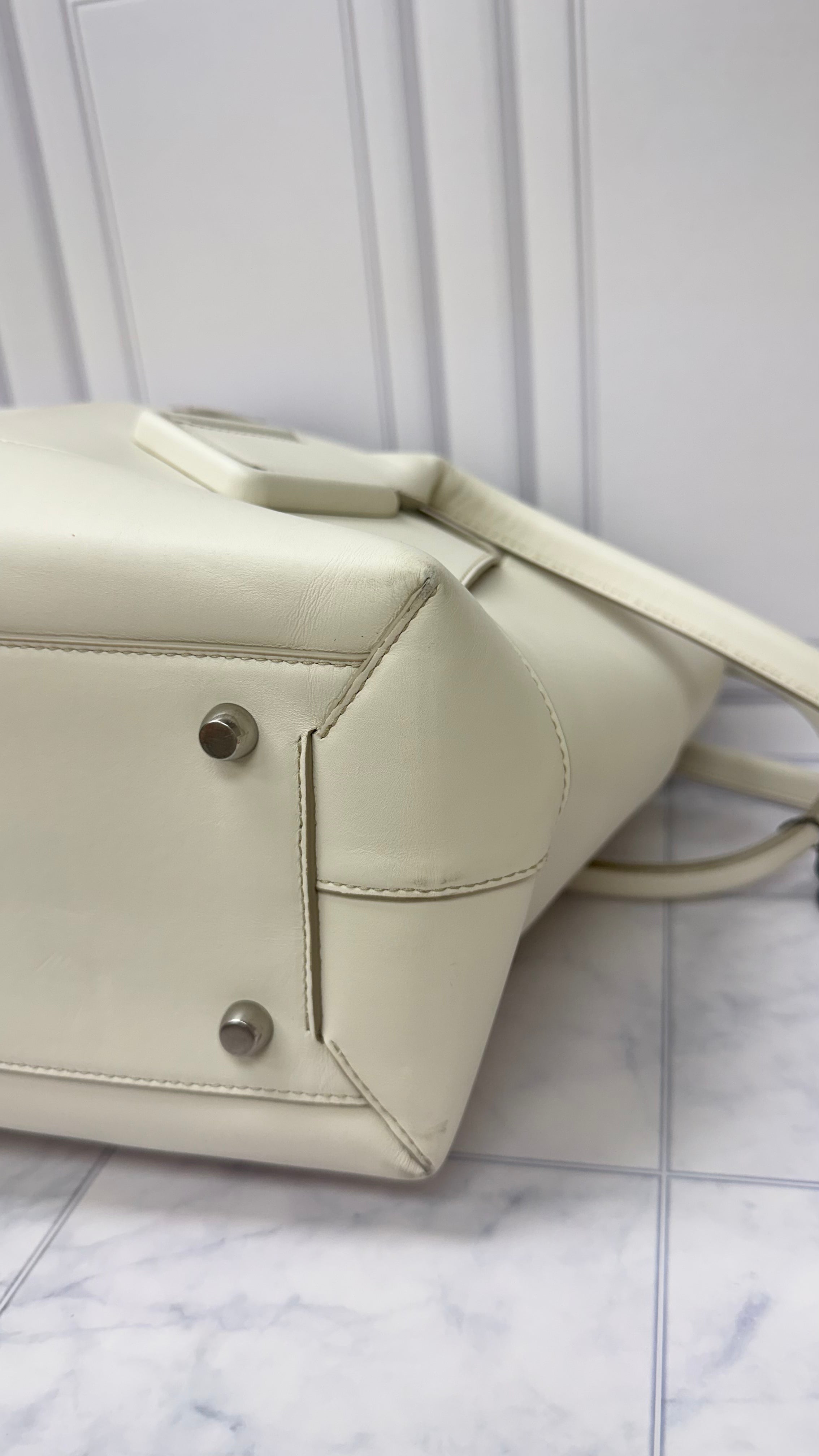 *DONS DROP* Bottega Veneta White Leather Maxi Intrecciato Arco Tote Bag