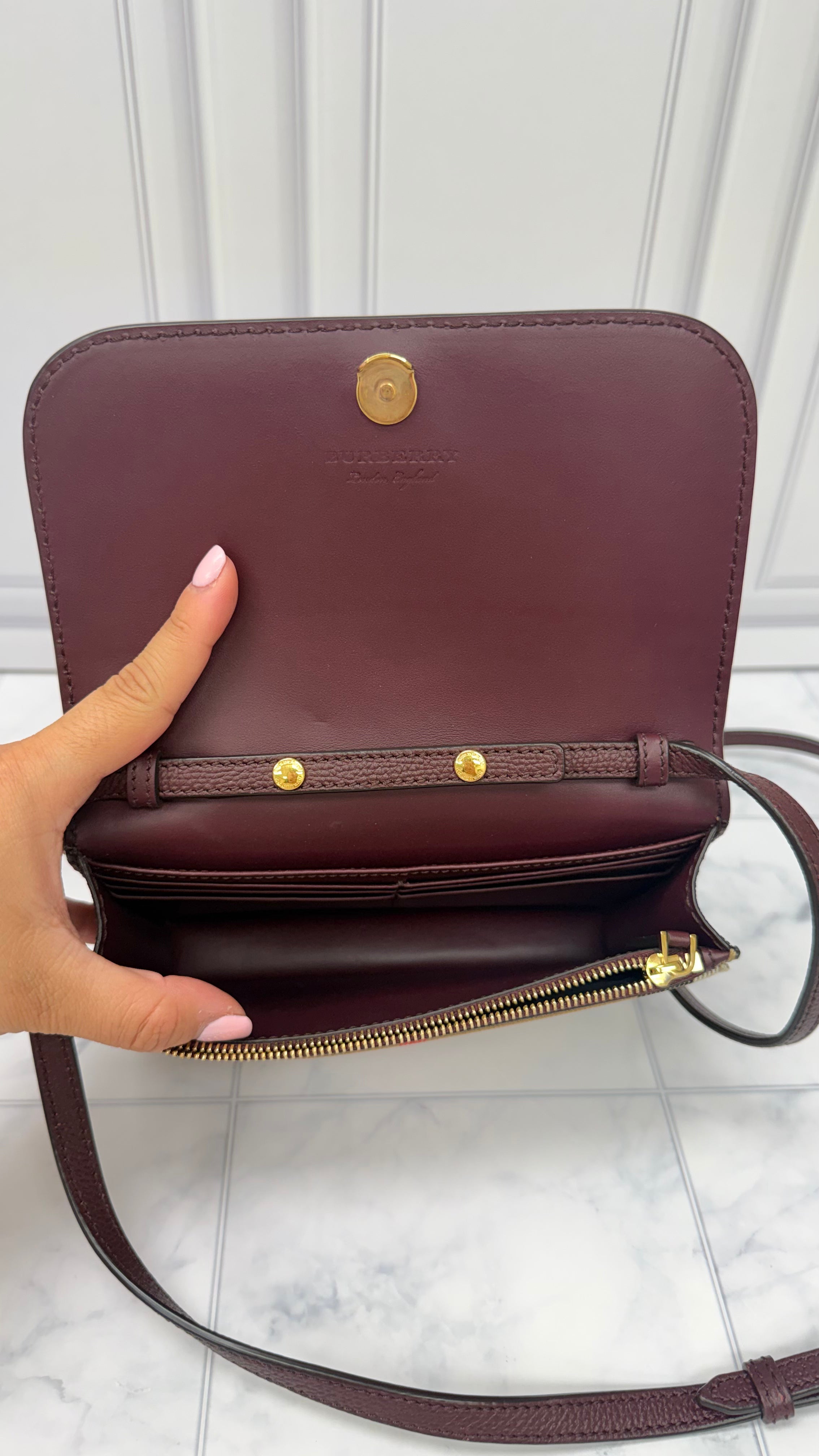 *DONS DROP* LIKE NEW - Burberry Burgundy Leather & Canvas Hampshire Crossbody Bag