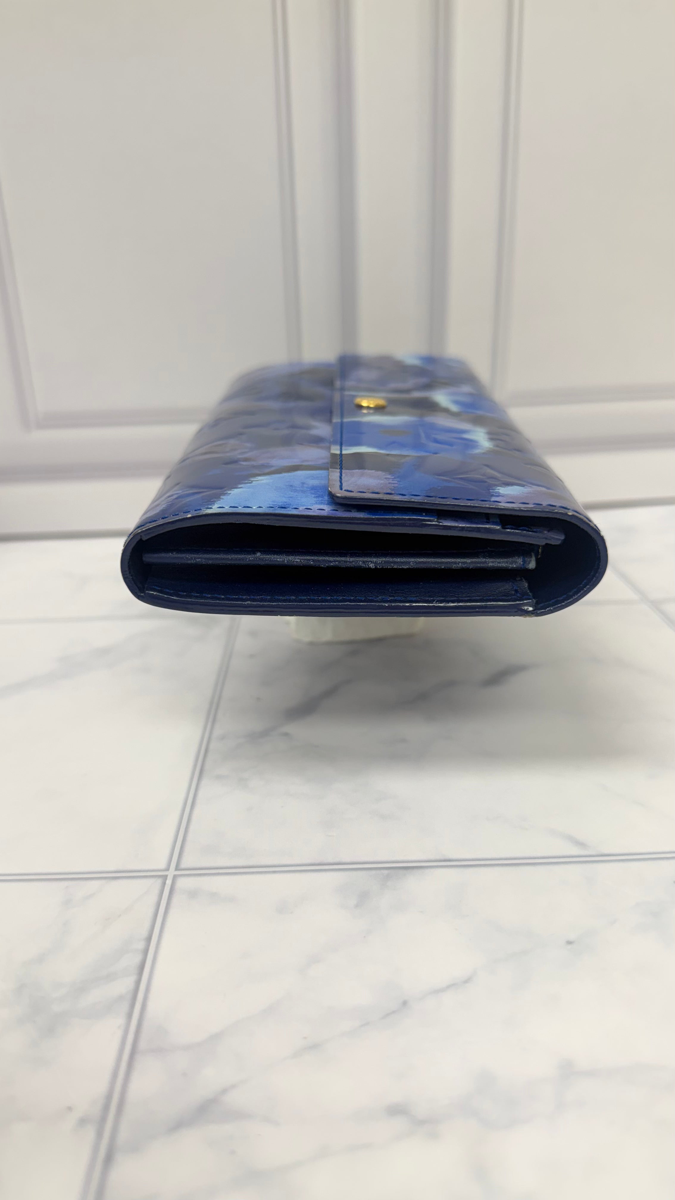 Louis Vuitton Blue Monogram Vernis Leather Sarah Wallet