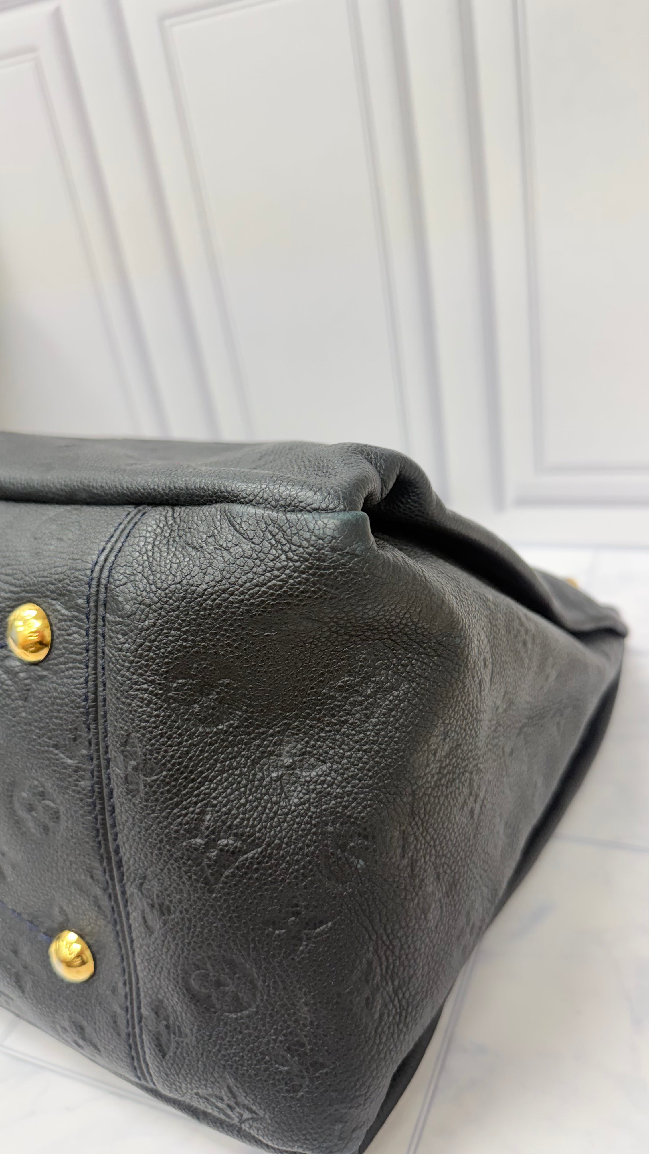 Louis Vuitton Monogram Midnight Blue Empreinte Leather Artsy MM Handbag