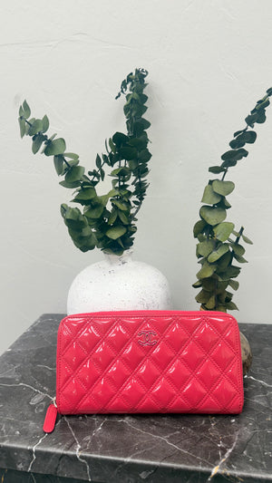Chanel Hot Pink Patent Leather Zippy Wallet