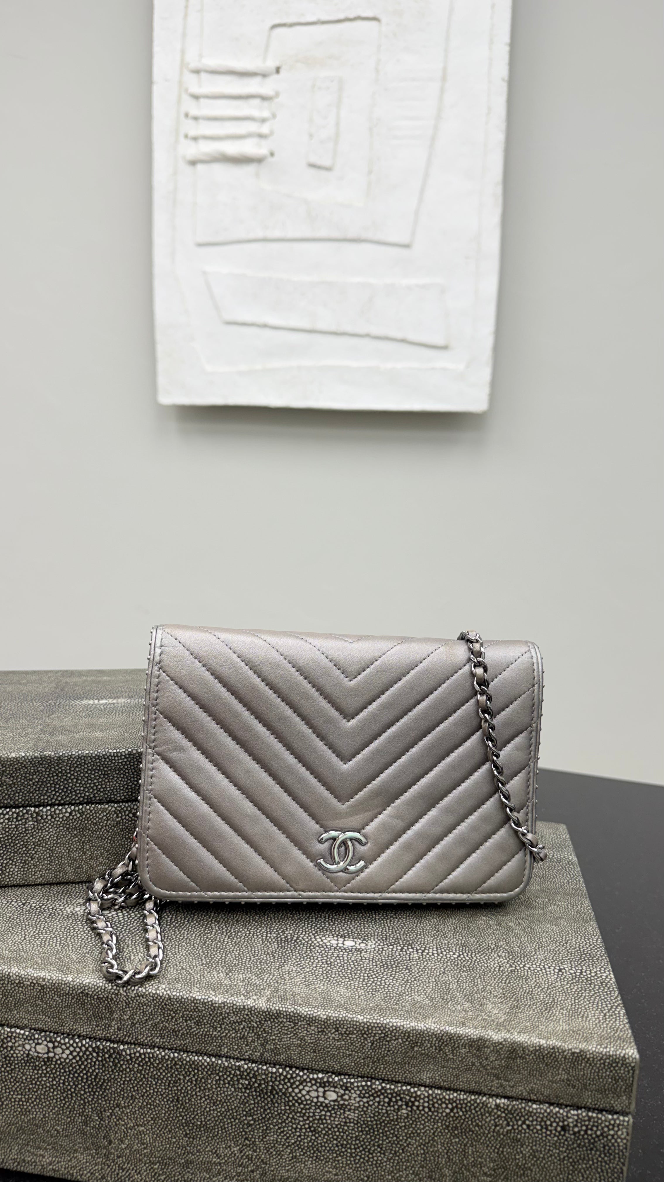 Chanel Silver Metallic Leather Wallet On A Chain