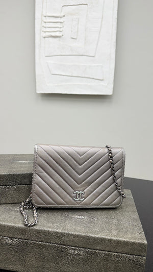 Chanel Silver Metallic Leather Wallet On A Chain