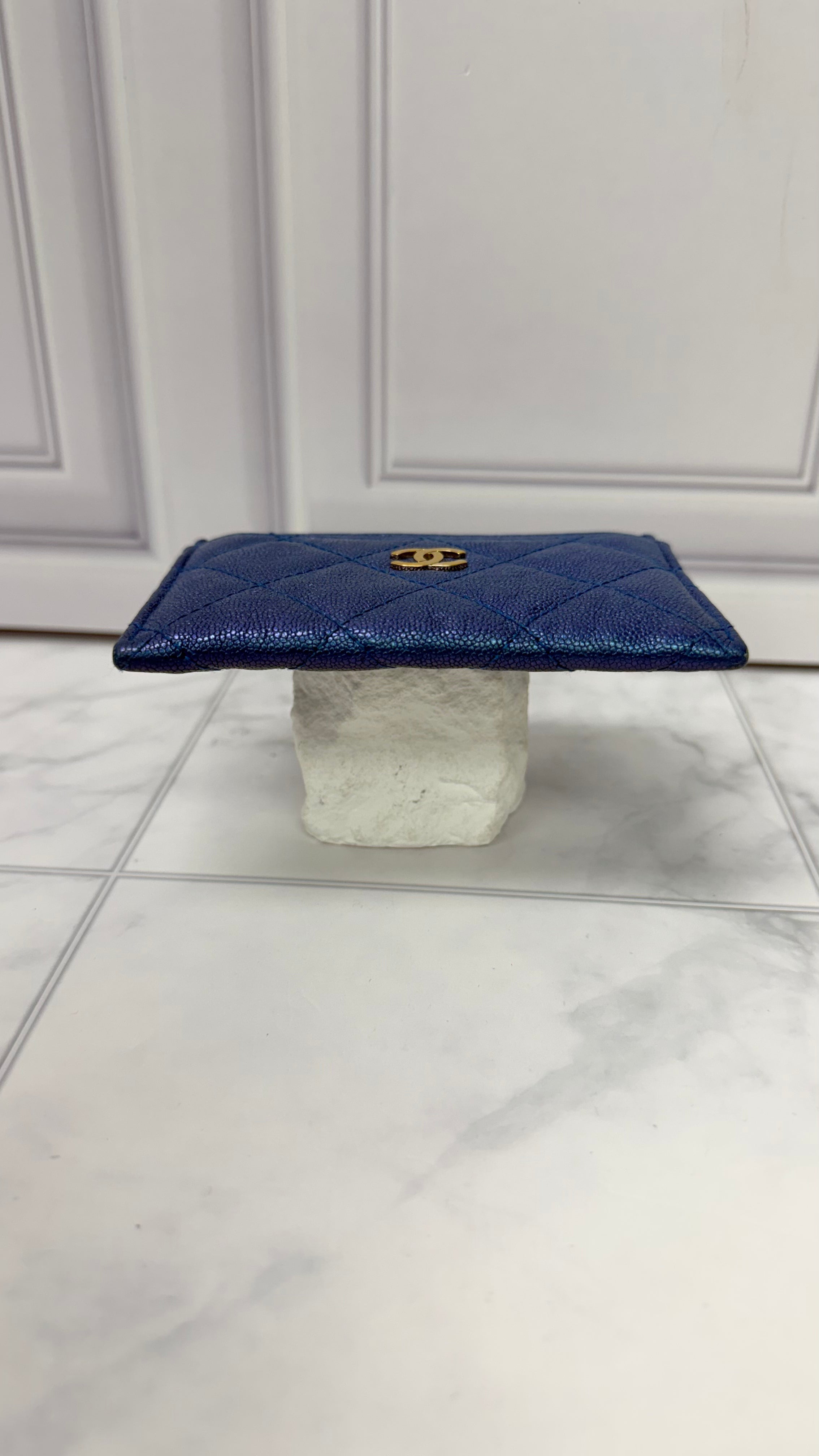 Chanel Blue iridescent Quilted Caviar Leather Card Holder