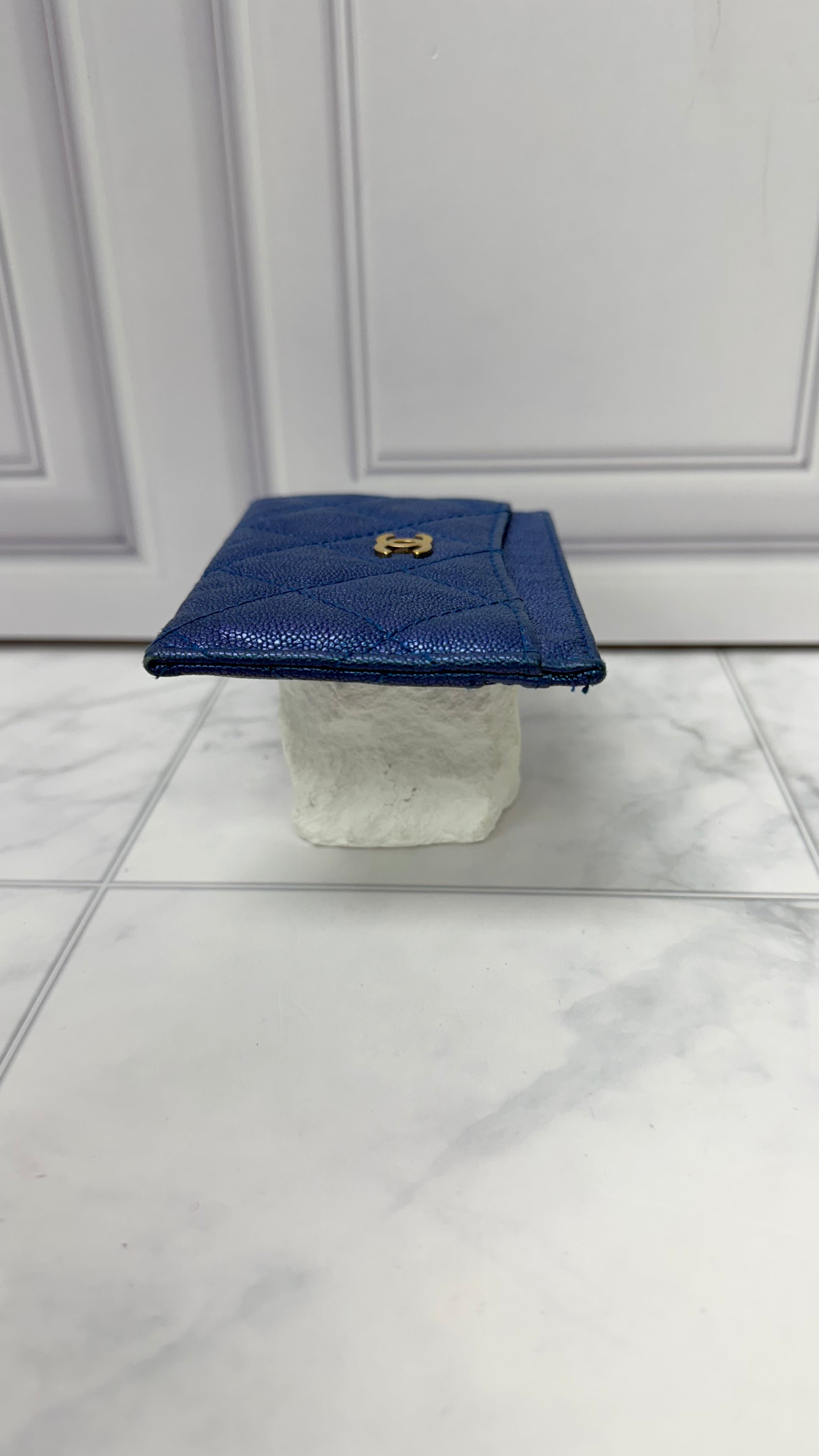 Chanel Blue iridescent Quilted Caviar Leather Card Holder