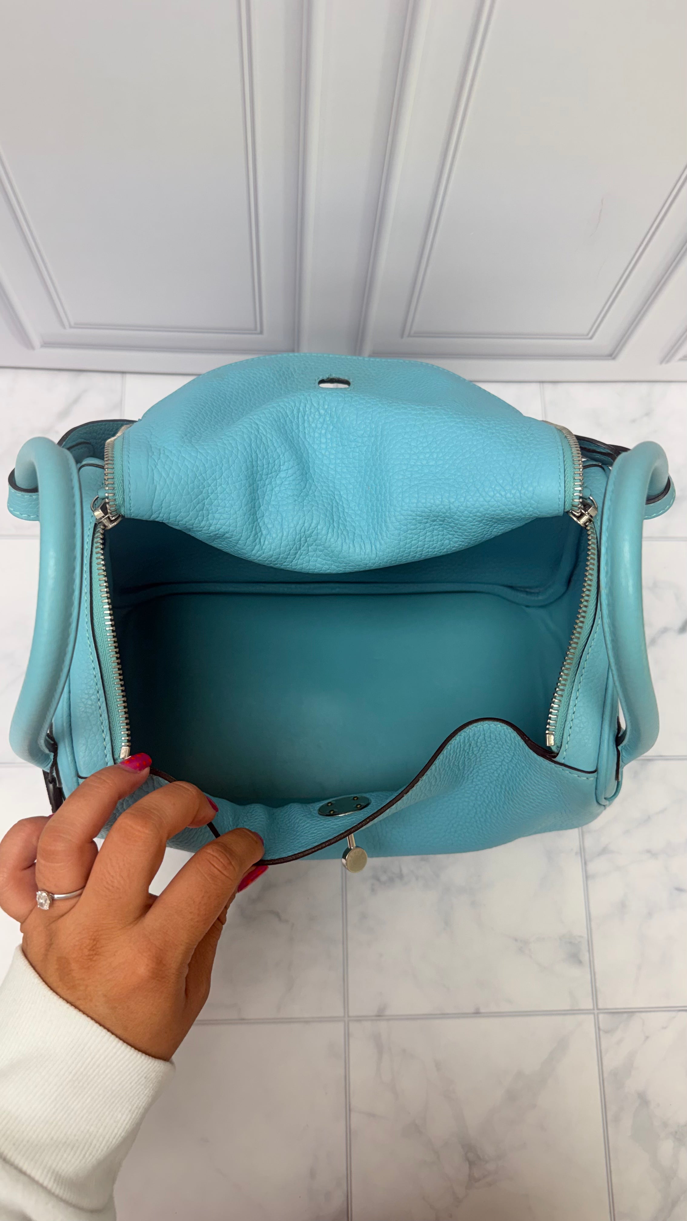 Hermes Tiffany Blue Clemence Leather Lindy 30 Handbag