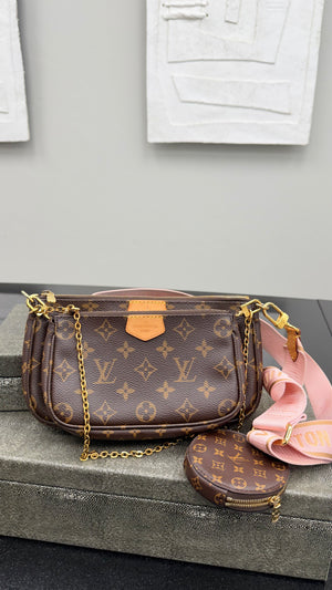 LIKE NEW - Louis Vuitton Monogram Multi Pochette Accessoires Crossbody Bag