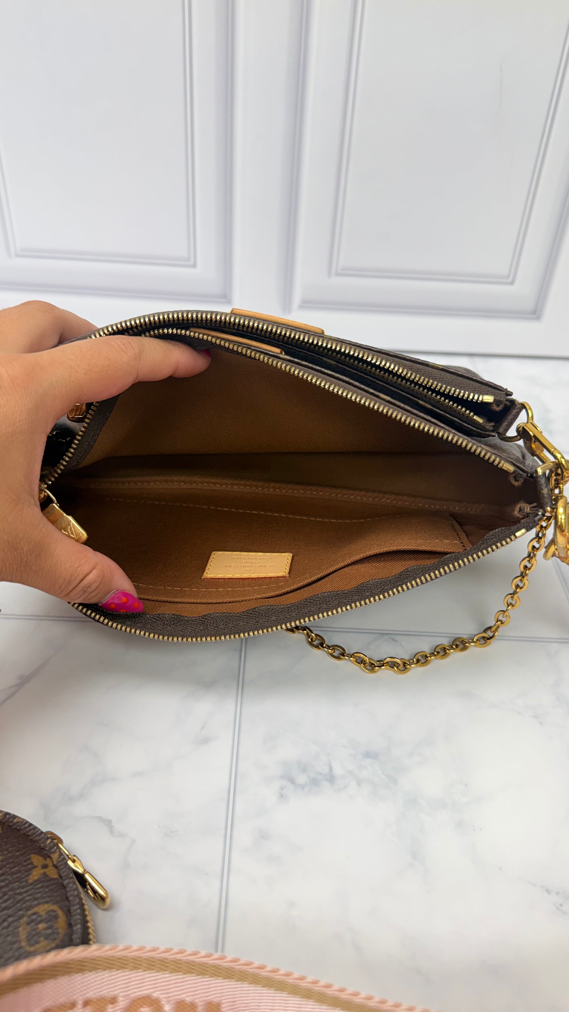 LIKE NEW - Louis Vuitton Monogram Multi Pochette Accessoires Crossbody Bag