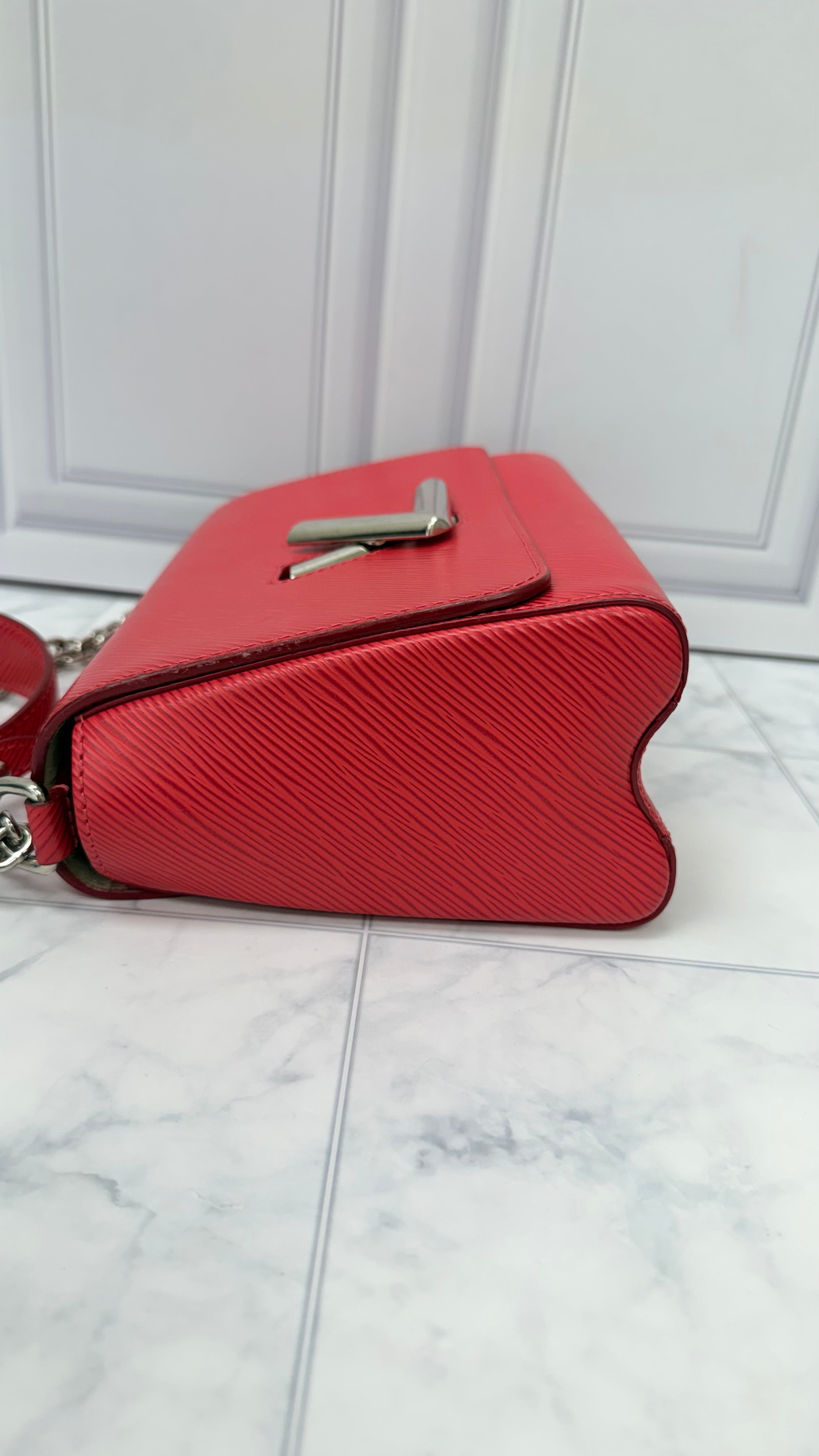 LIKE NEW - Louis Vuitton Rose Epi Leather Twist MM Bag