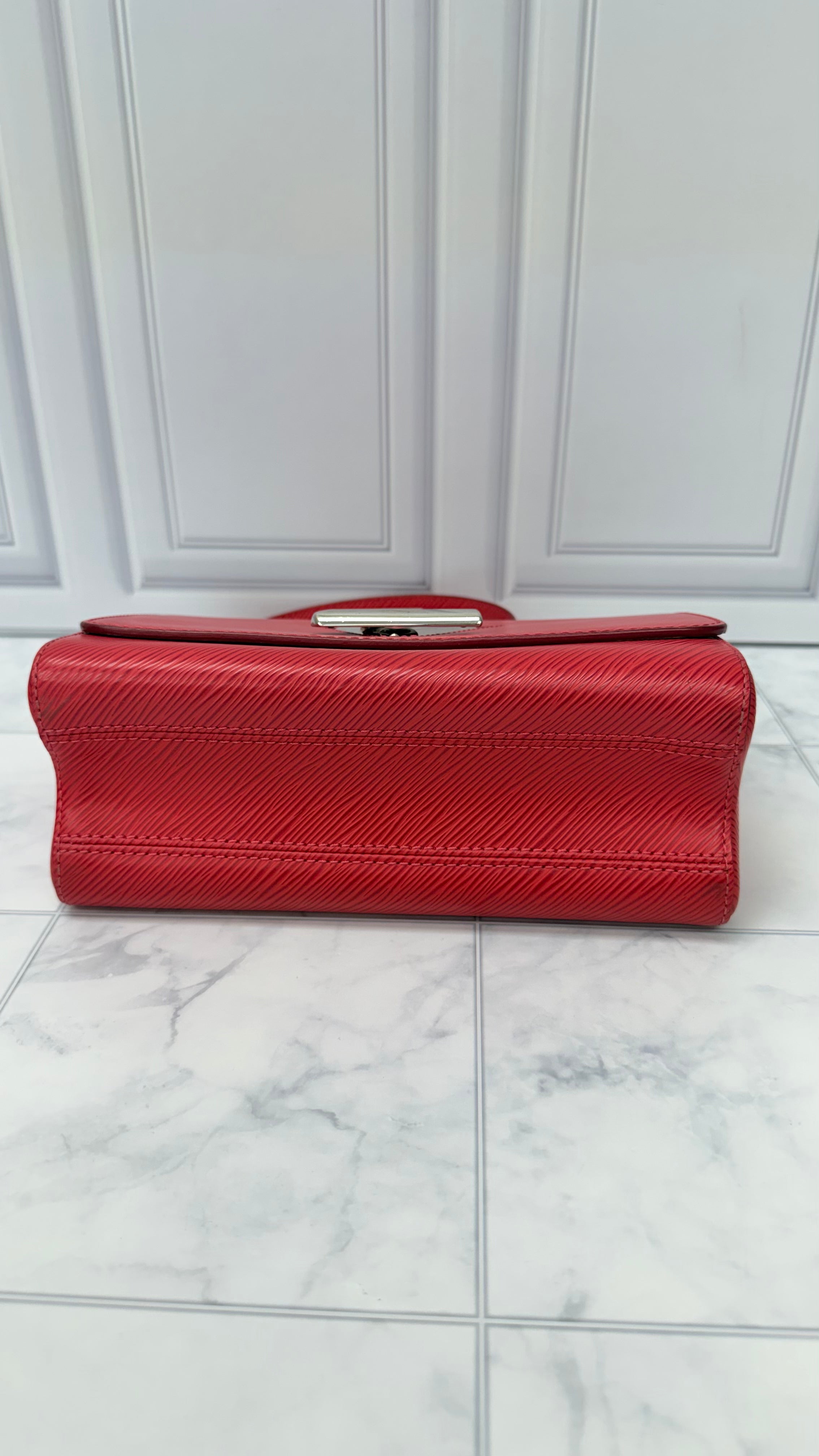LIKE NEW - Louis Vuitton Rose Epi Leather Twist MM Bag