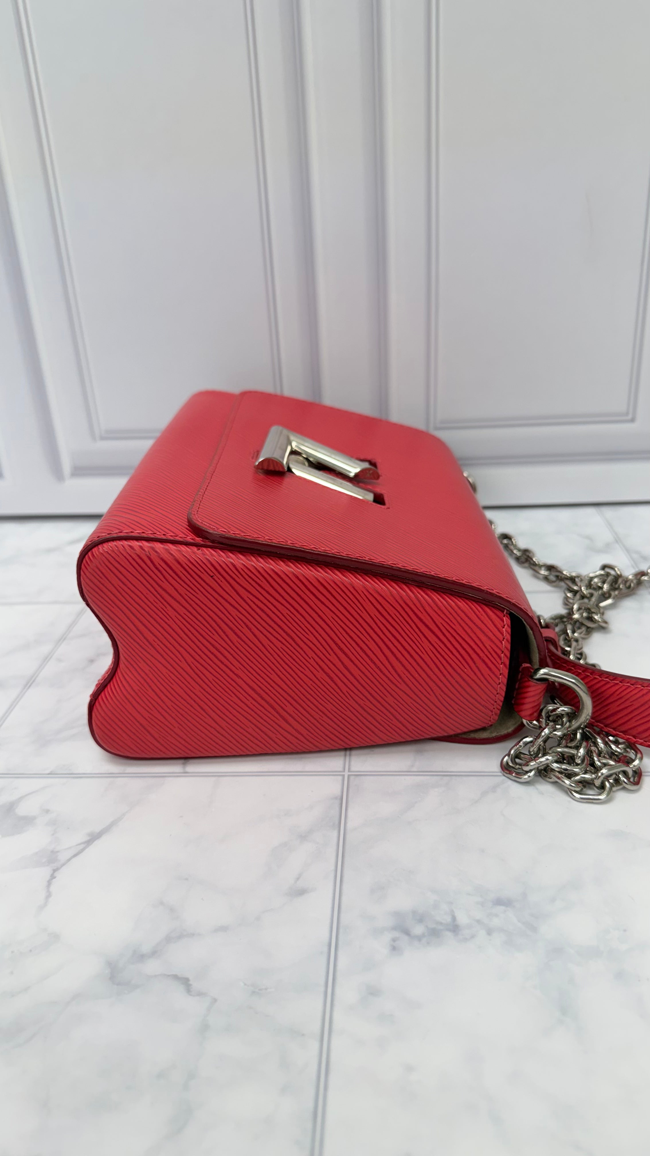 LIKE NEW - Louis Vuitton Rose Epi Leather Twist MM Bag