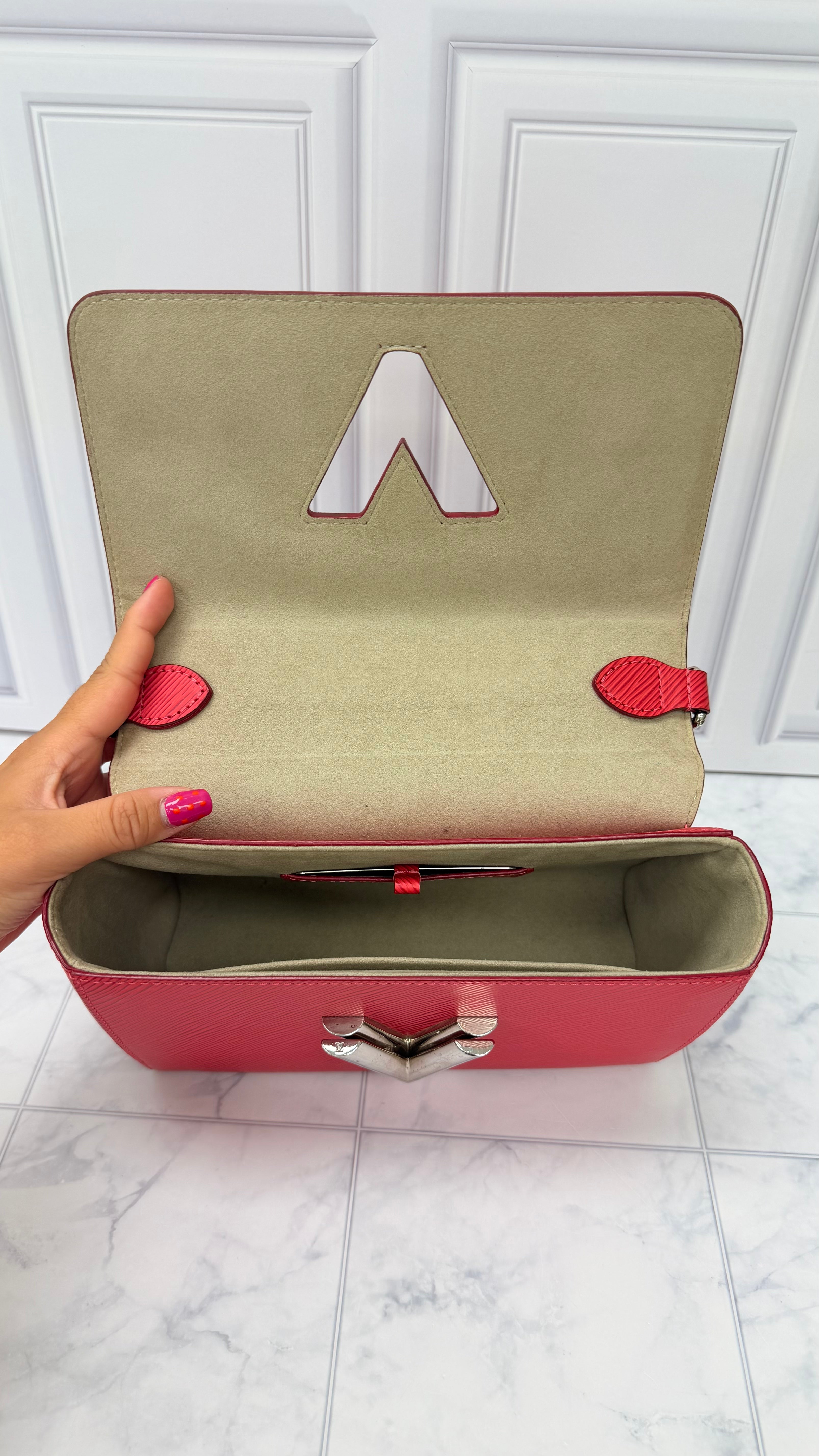 LIKE NEW - Louis Vuitton Rose Epi Leather Twist MM Bag