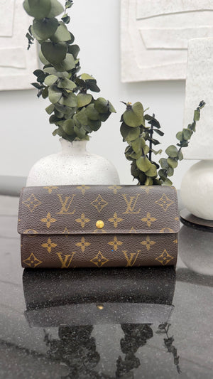 Louis Vuitton Monogram Sarah Wallet