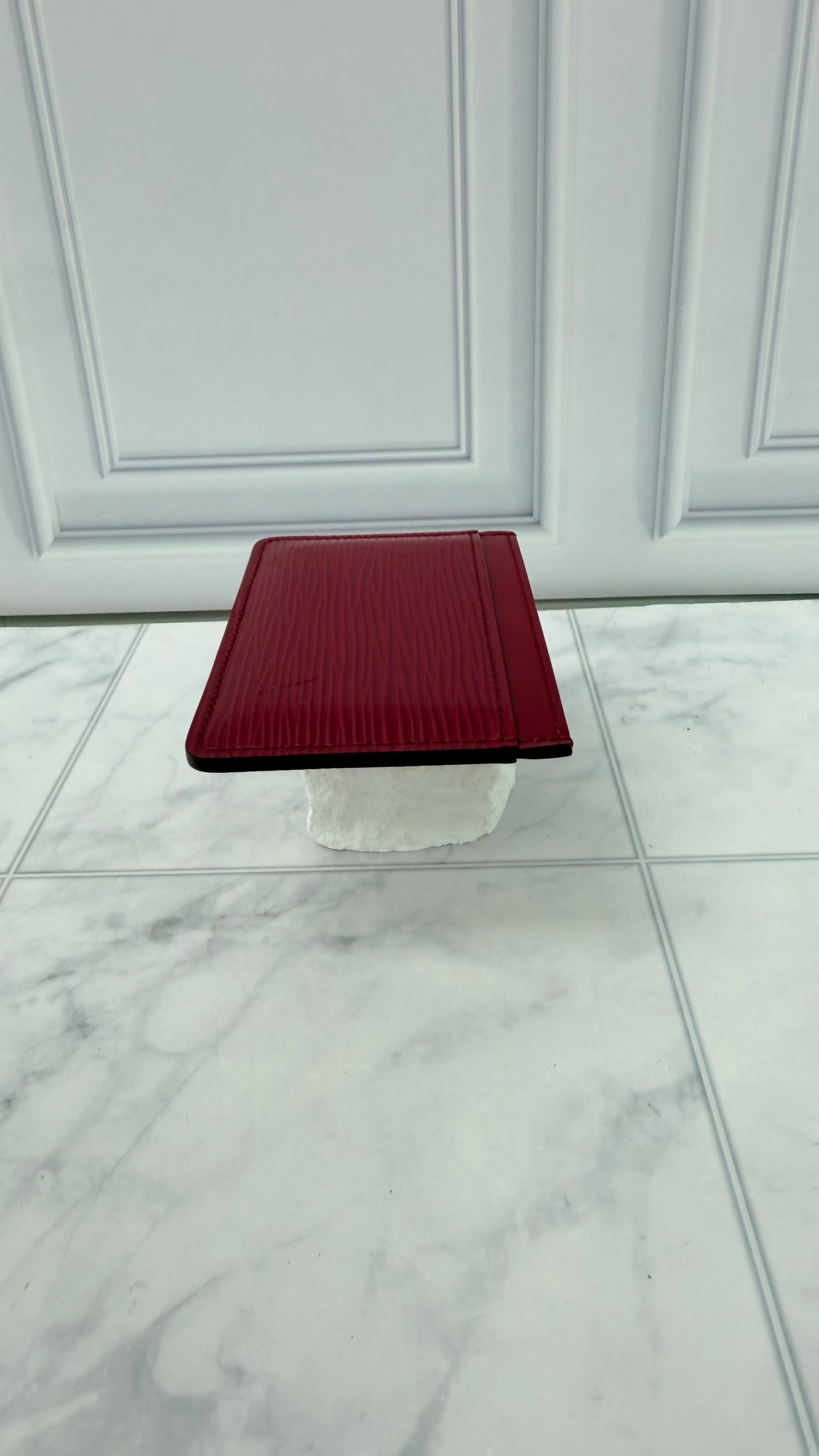 BRAND NEW - Louis Vuitton Burgundy Epi Leather Card Holder