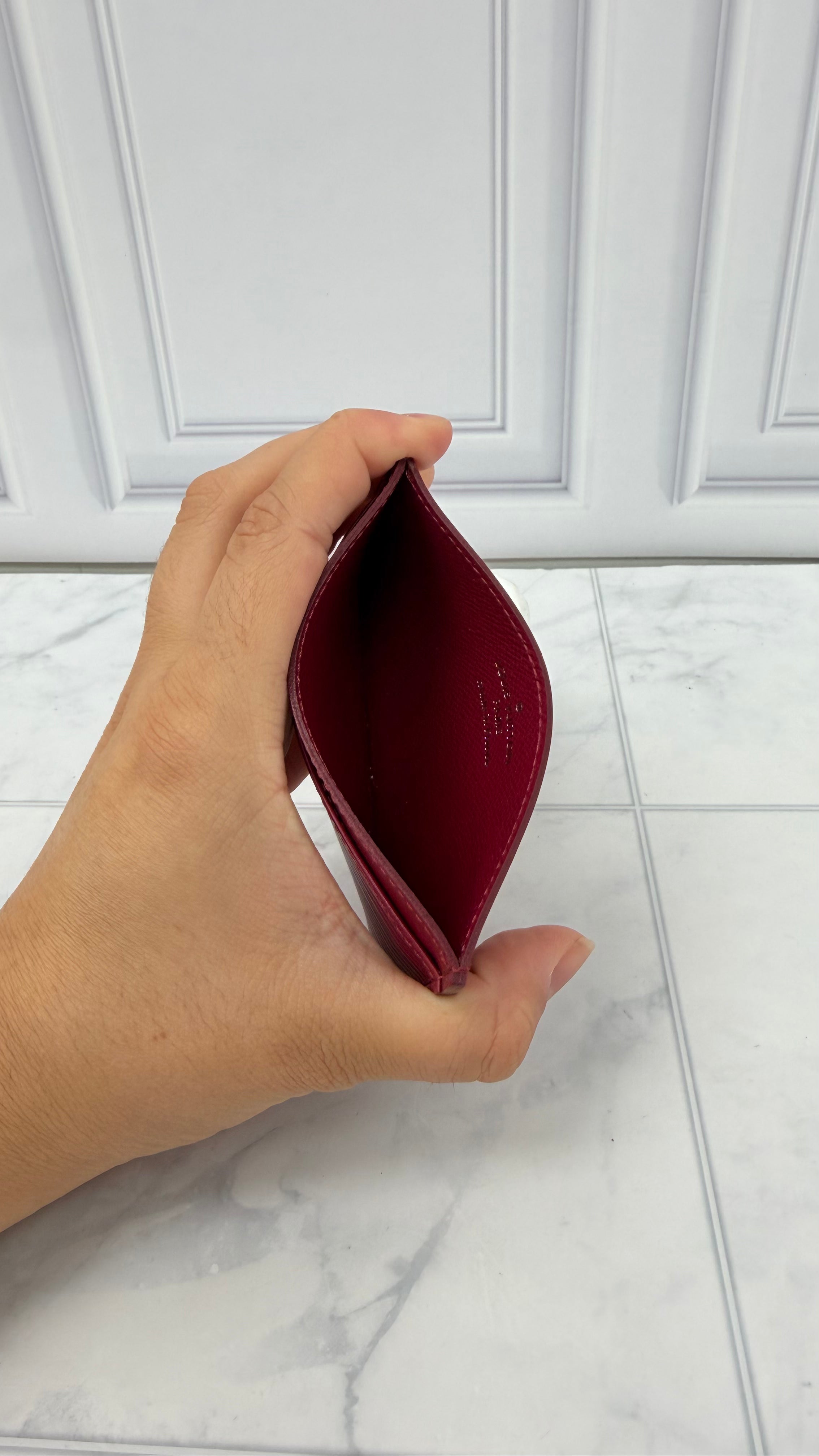 BRAND NEW - Louis Vuitton Burgundy Epi Leather Card Holder