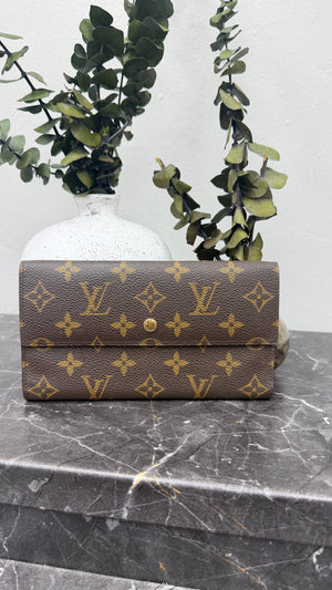 Louis Vuitton Monogram Flap International Wallet