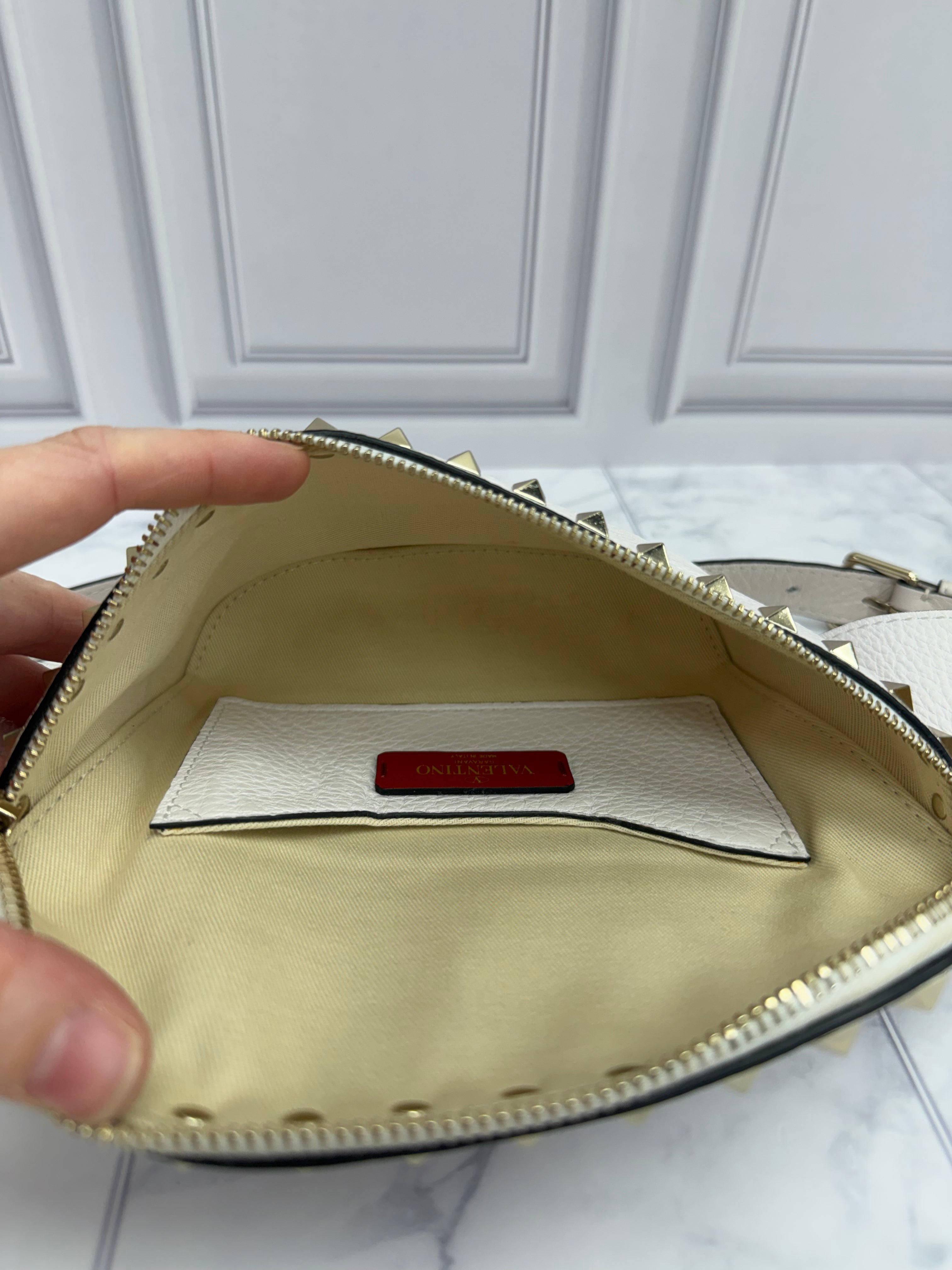 *DONS DROP* Valentino White Leather Rockstud Bumbag