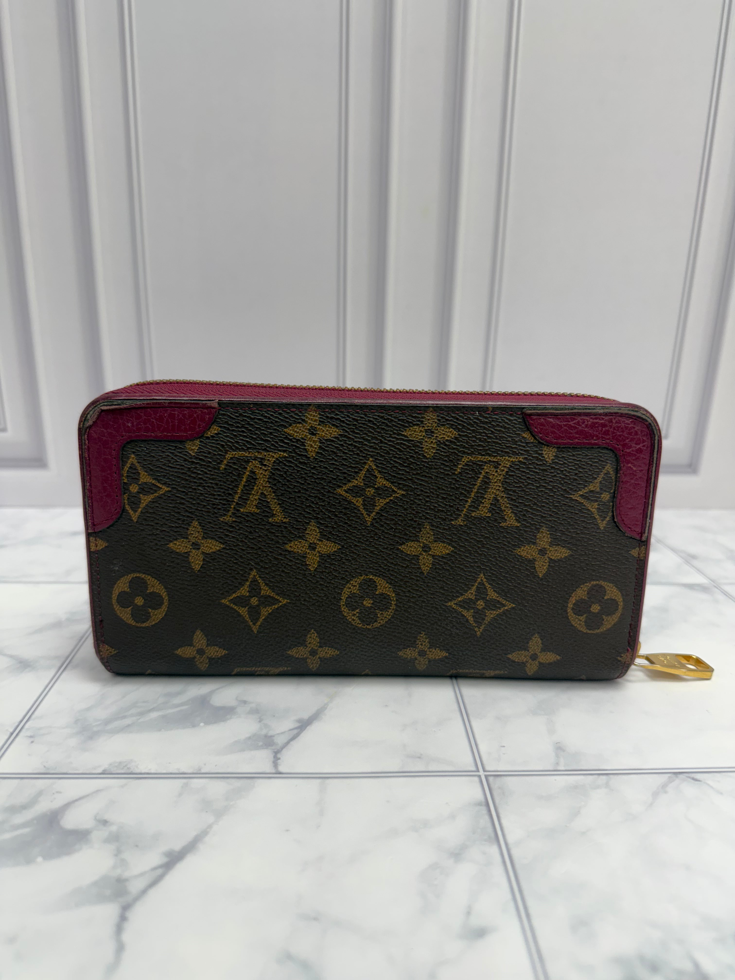 *DONS DROP* Louis Vuitton Monogram & Fuchsia Retiro Zippy Wallet