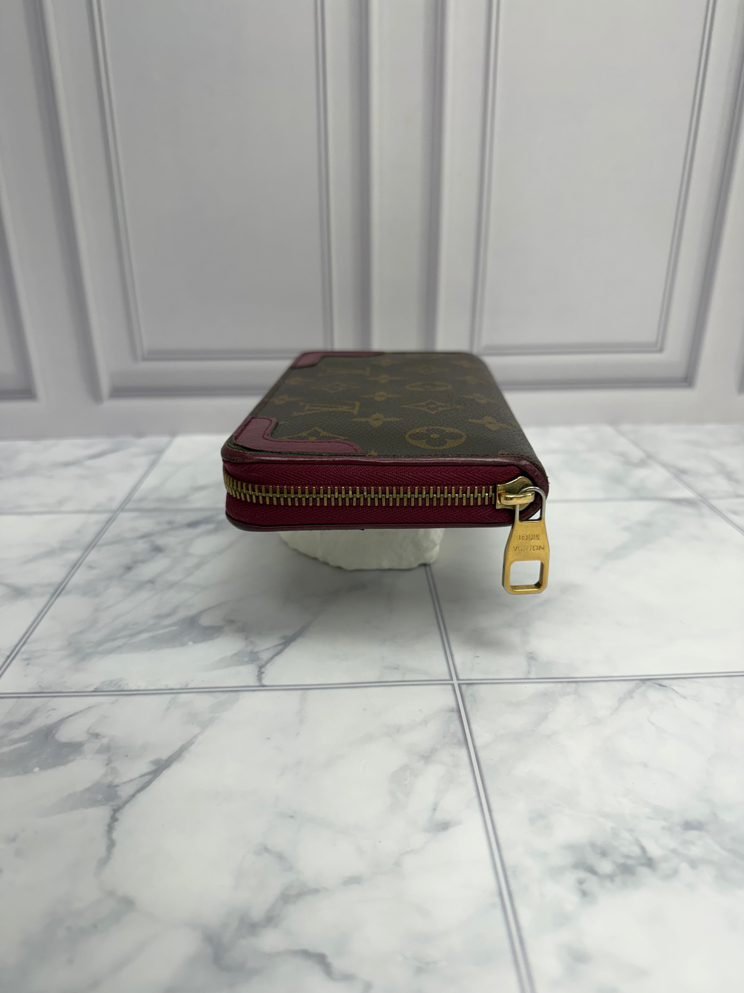 *DONS DROP* Louis Vuitton Monogram & Fuchsia Retiro Zippy Wallet